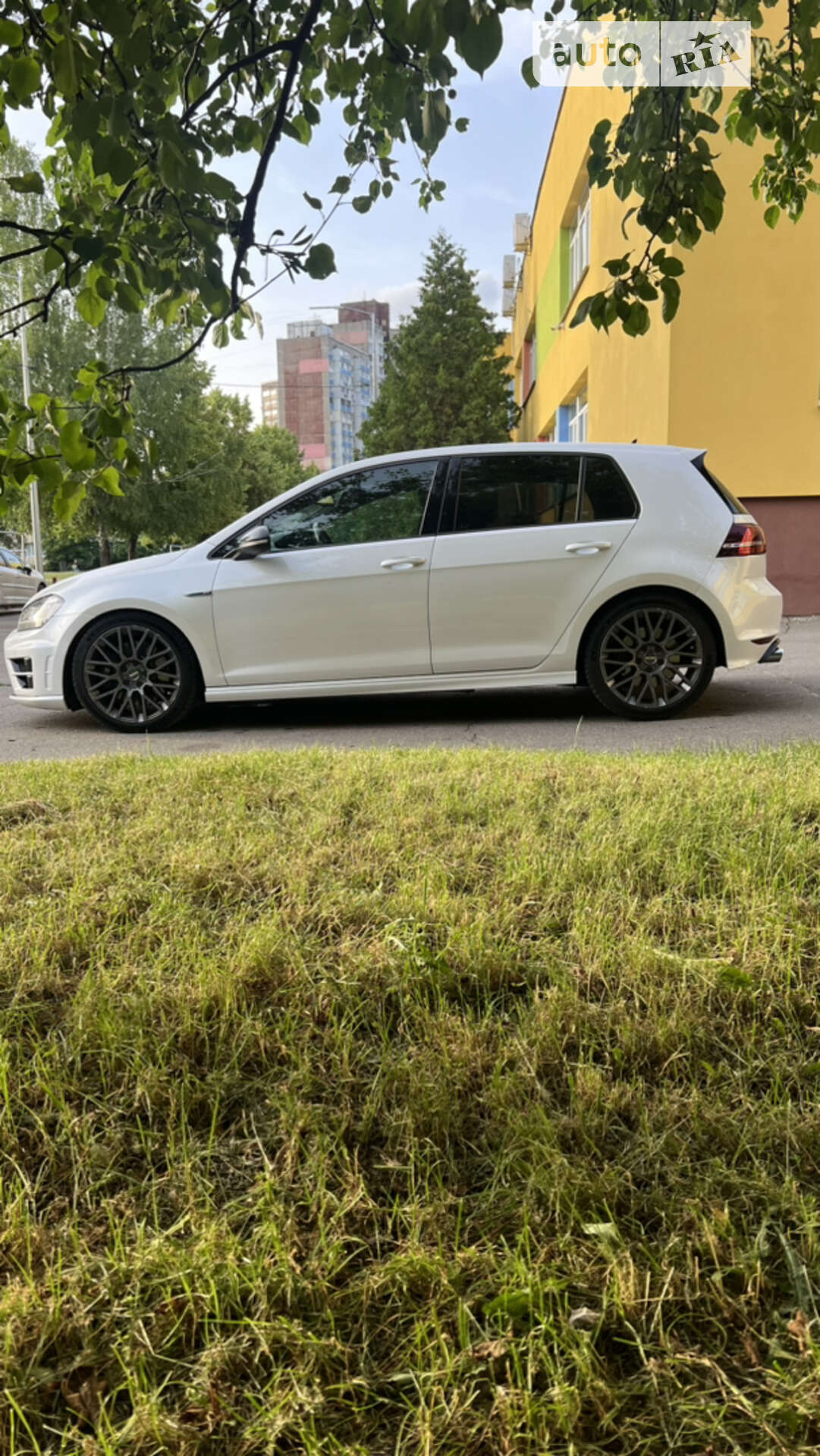 VOLKSWAGEN GOLF 2016