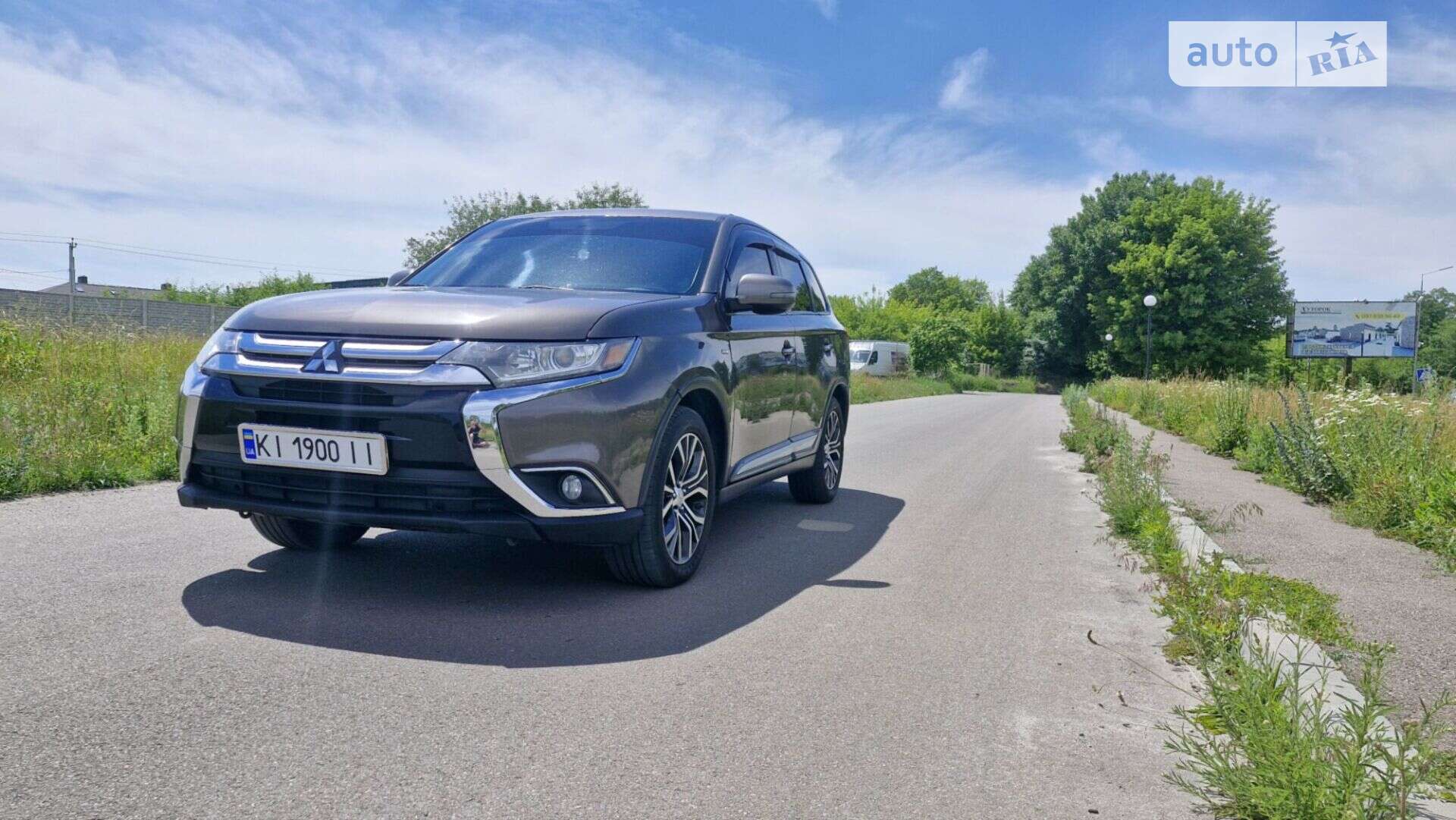 MITSUBISHI OUTLANDER