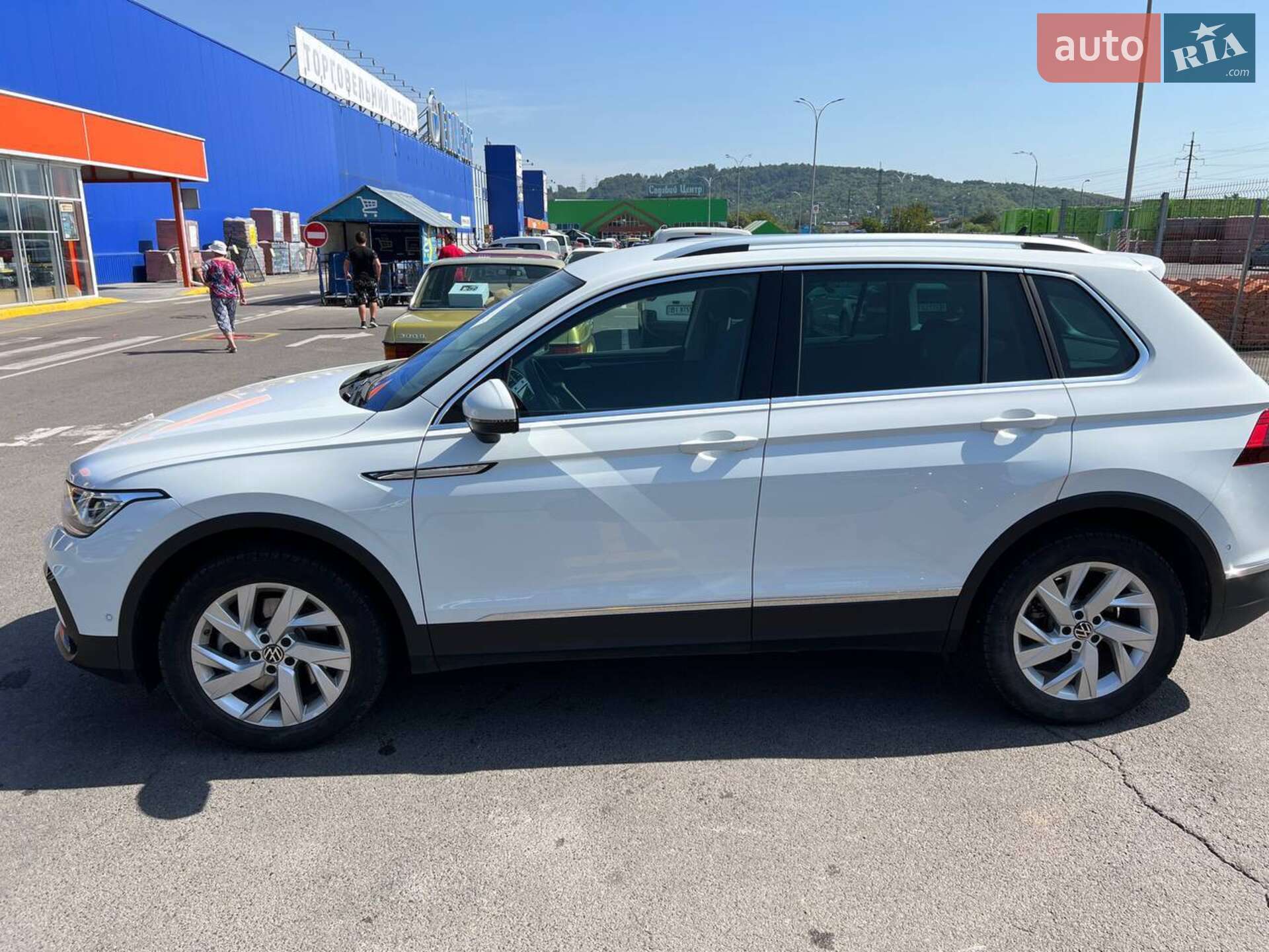 VOLKSWAGEN TIGUAN 2021