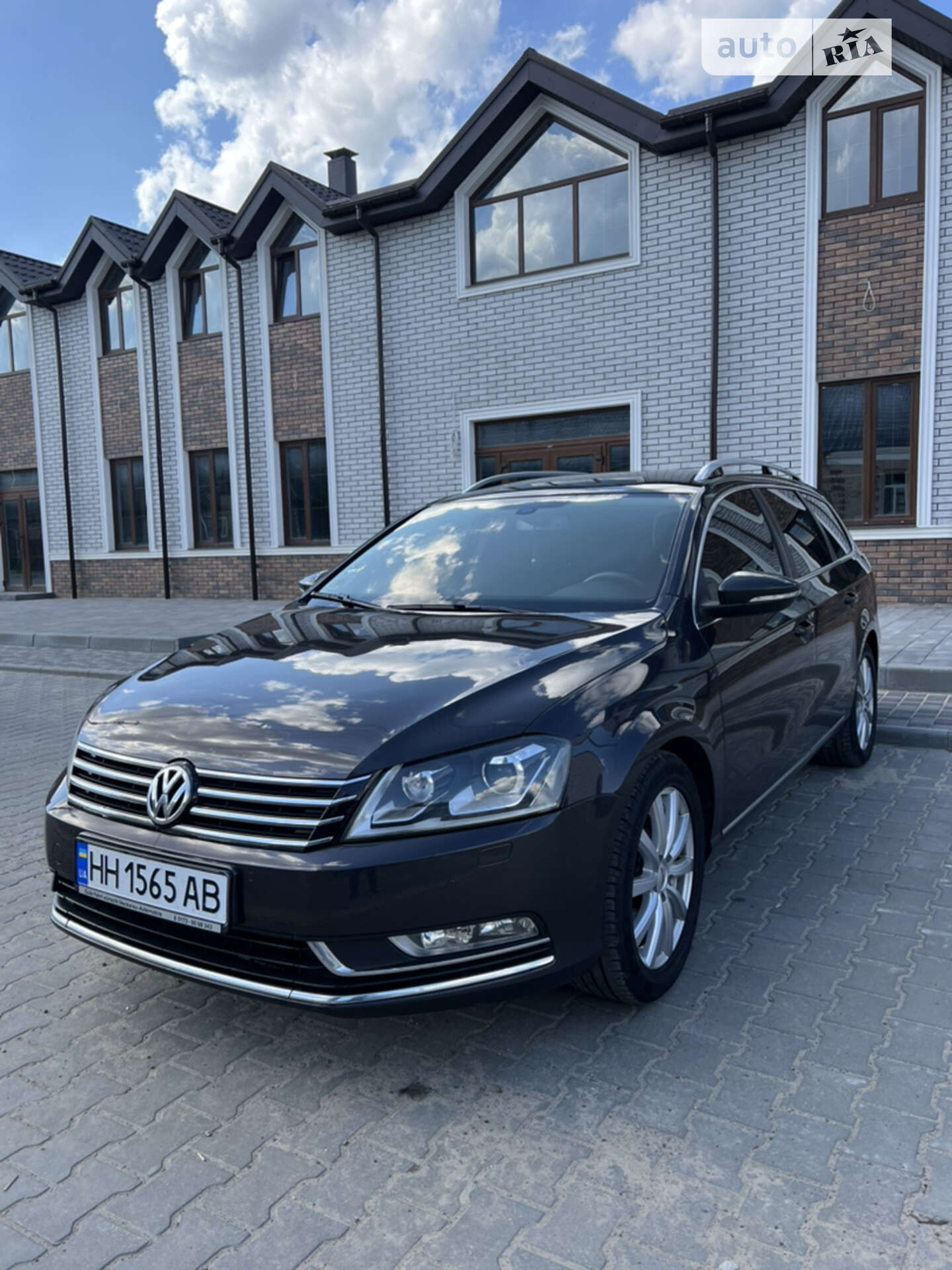 VOLKSWAGEN PASSAT 2011