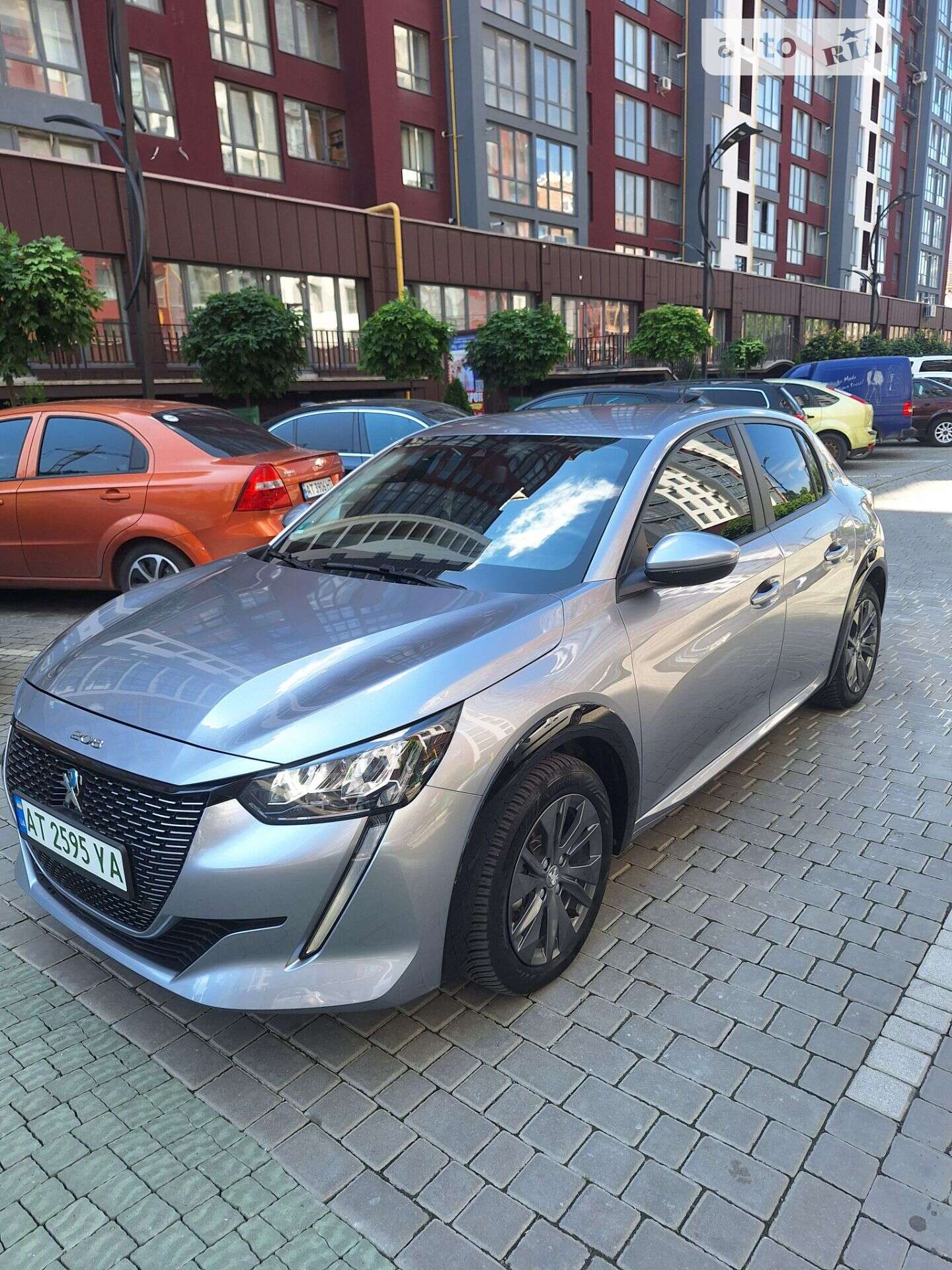 PEUGEOT 208 2021