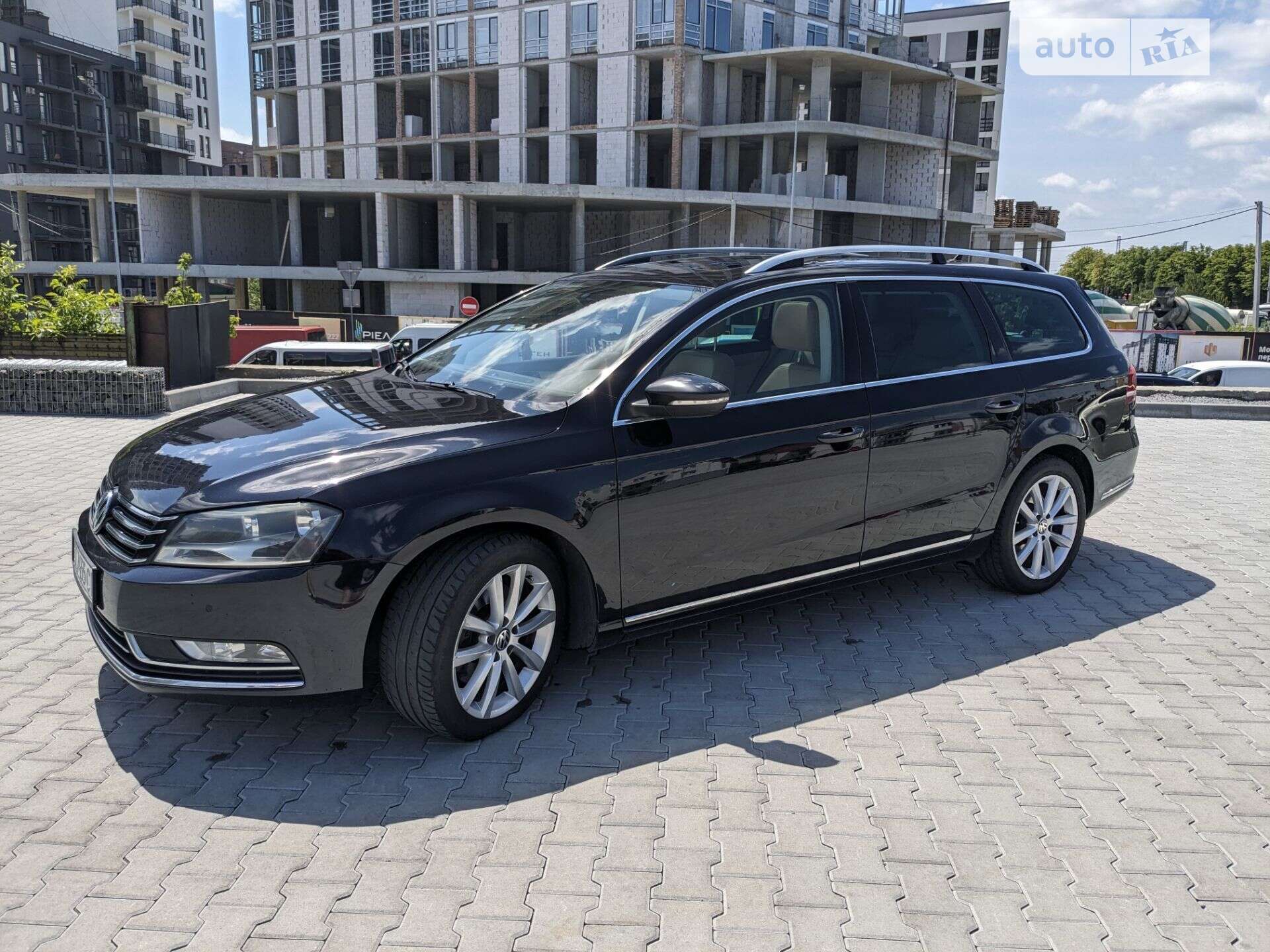 VOLKSWAGEN PASSAT 2012