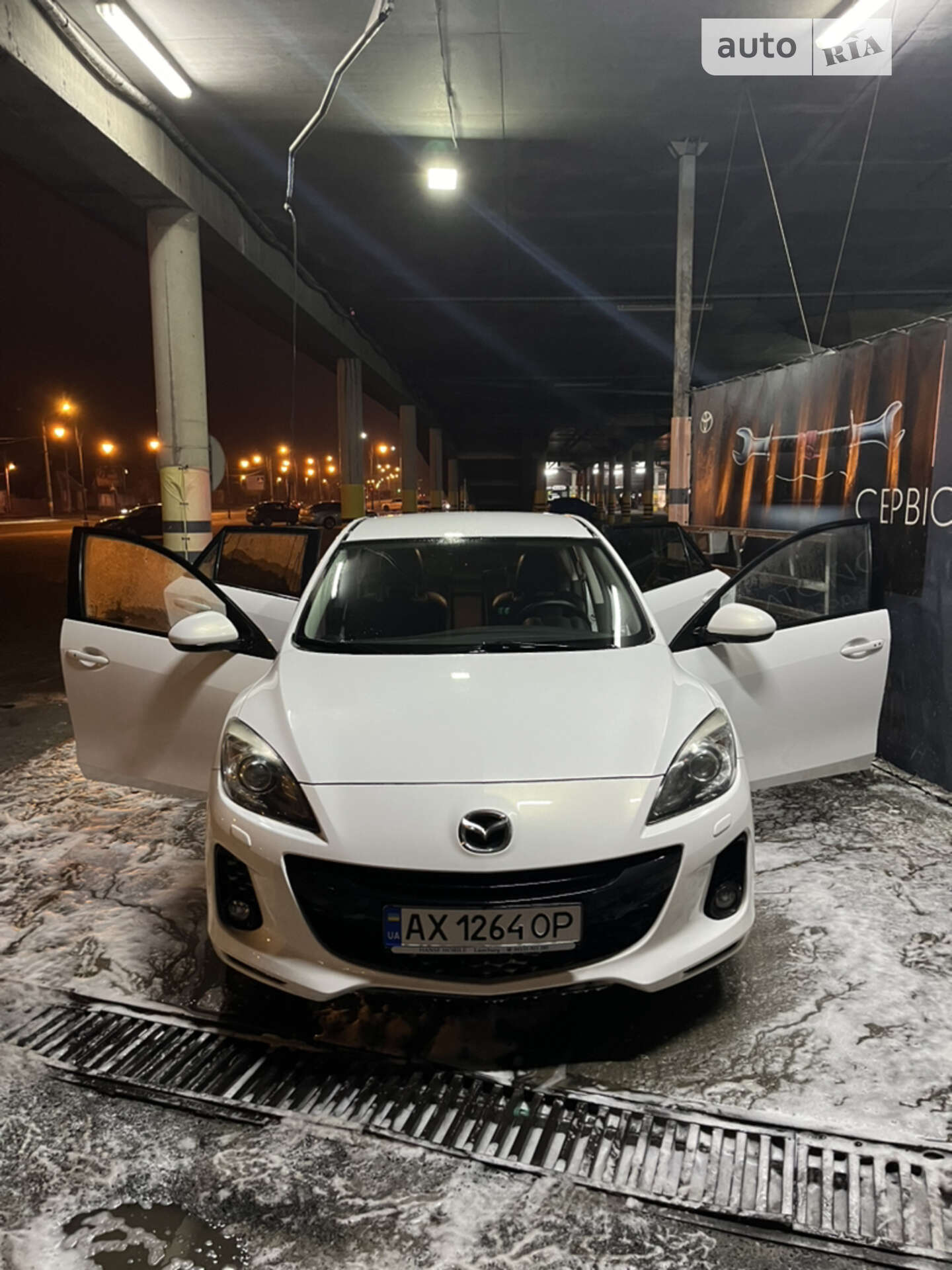 MAZDA 3 2011