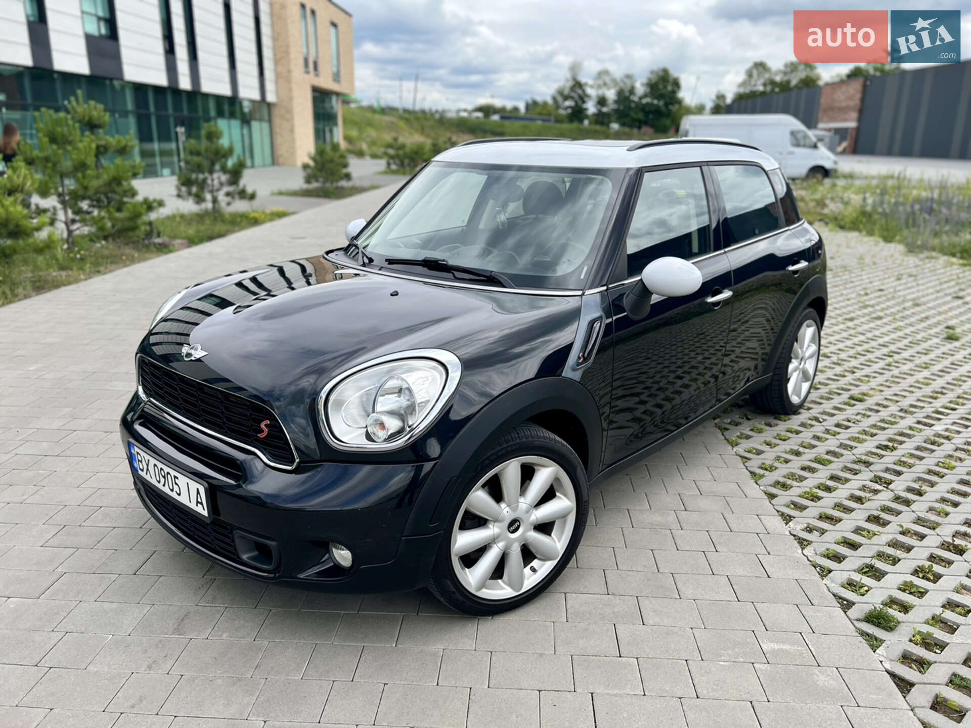 MINI COOPER COUNTRYMAN 2011