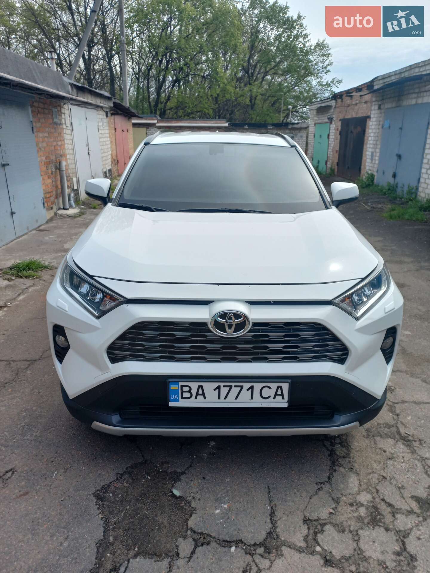TOYOTA RAV4 2019