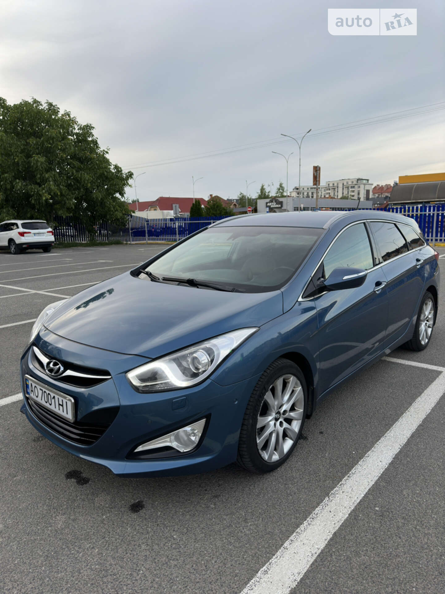 Головне фото звіту автомобіля HYUNDAI I40 2012