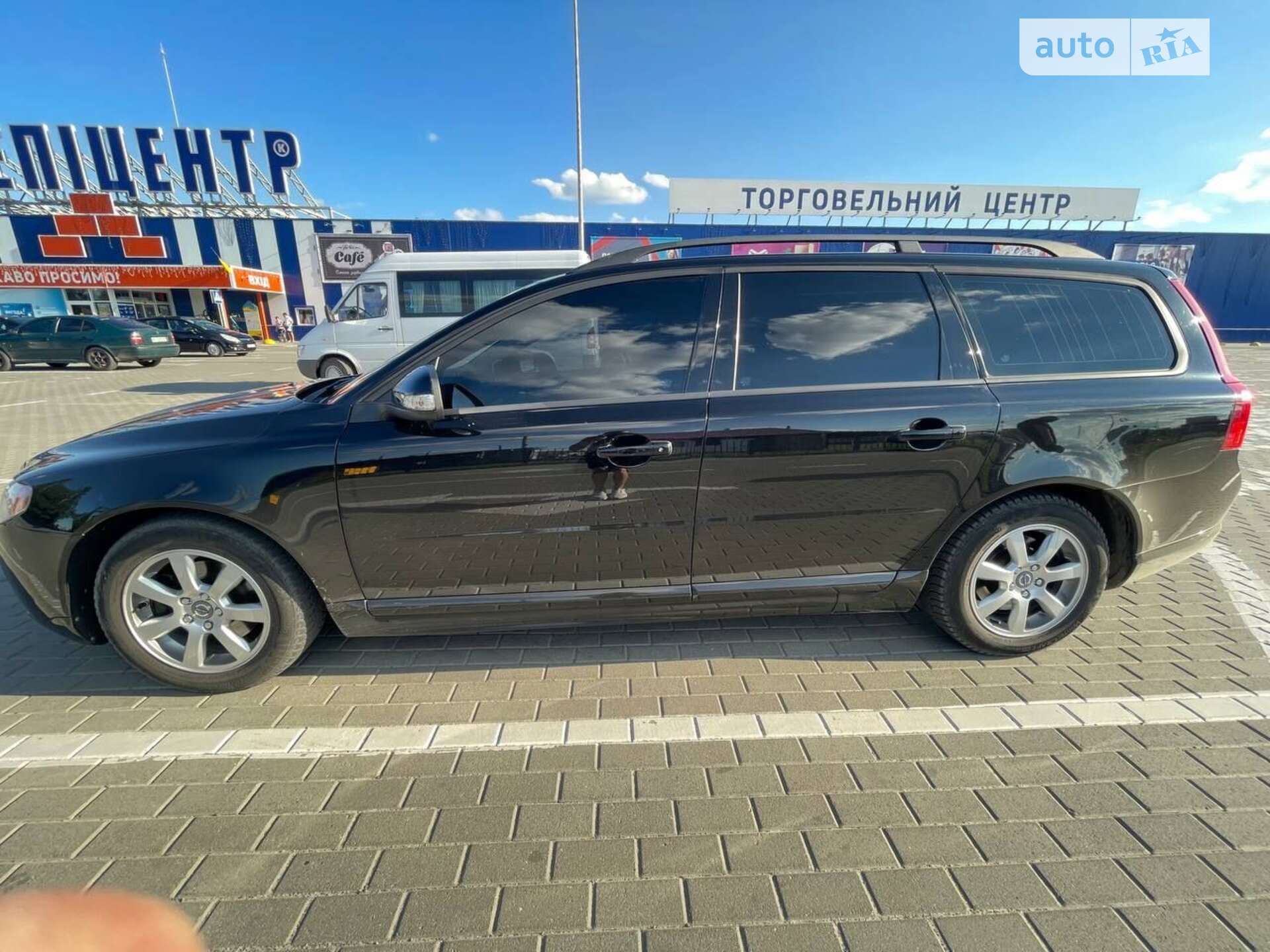 Головне фото звіту автомобіля VOLVO V70 2010