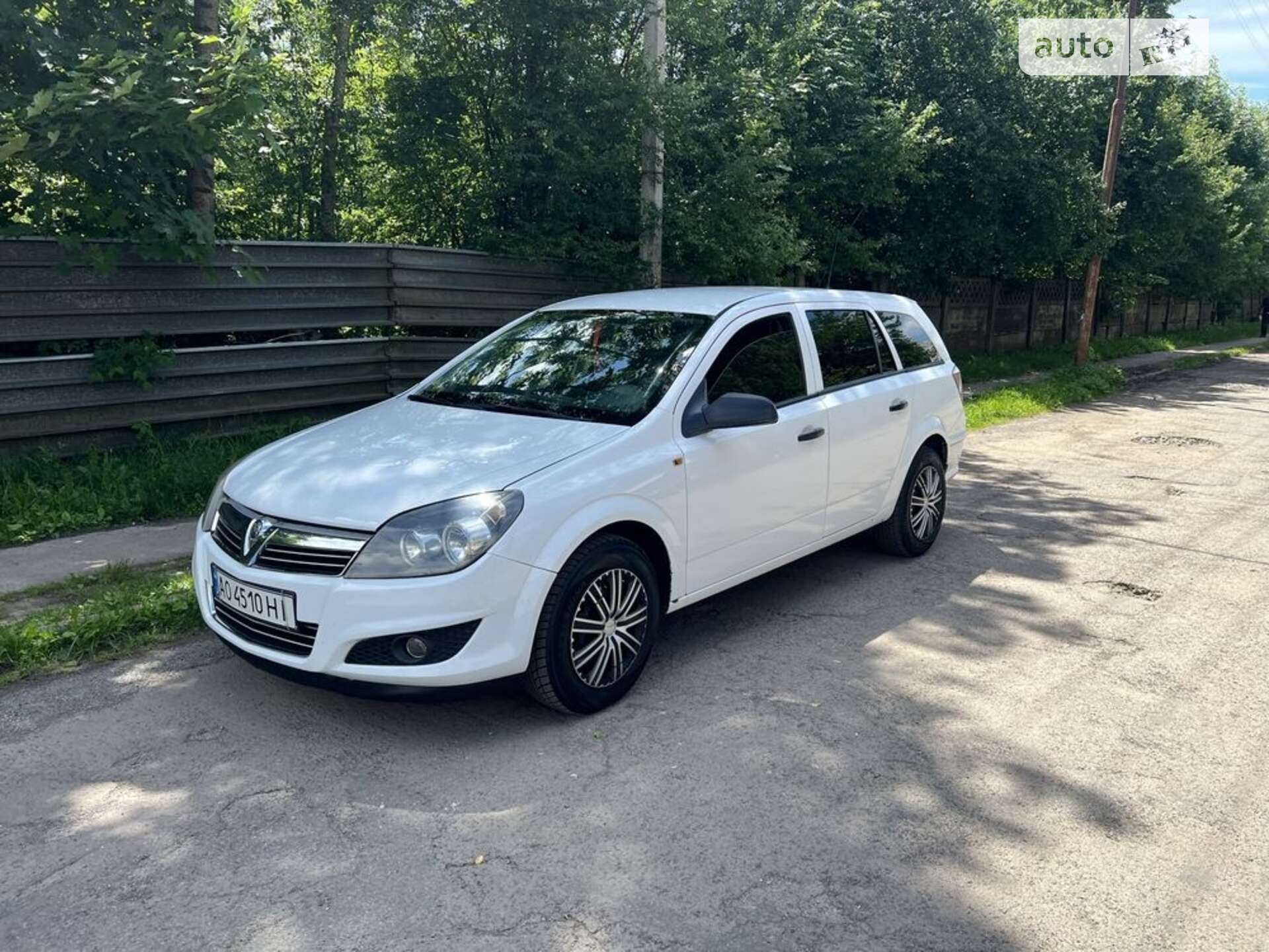 Головне фото звіту автомобіля OPEL ASTRA 2010