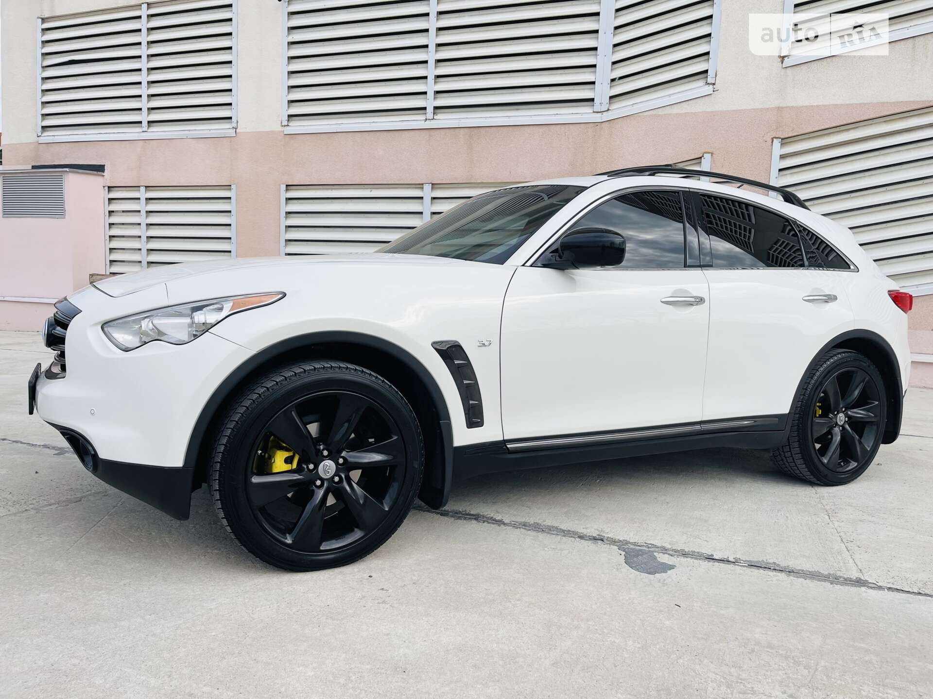 INFINITI QX70 2014