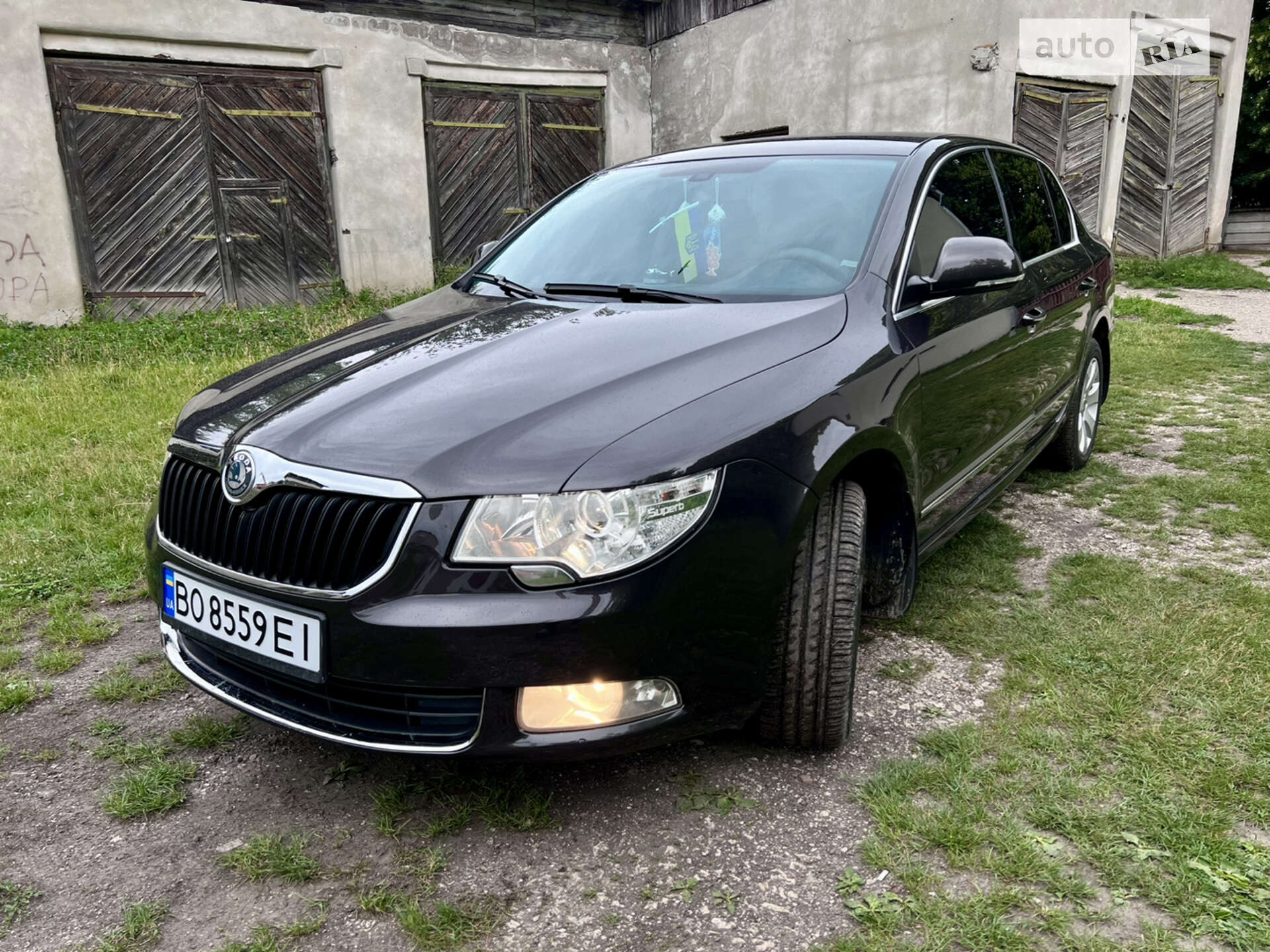 SKODA SUPERB 2011