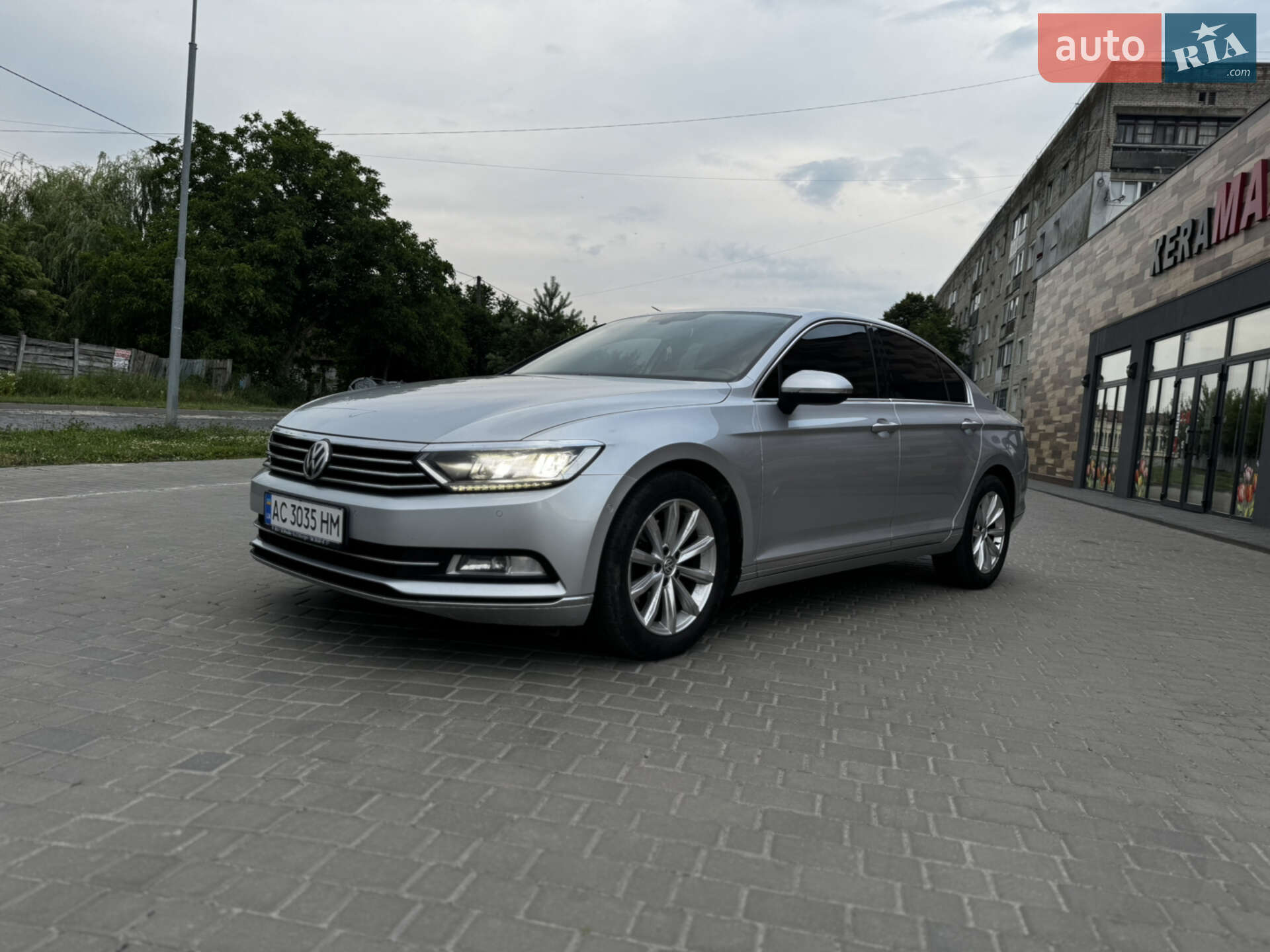 VOLKSWAGEN PASSAT 2015