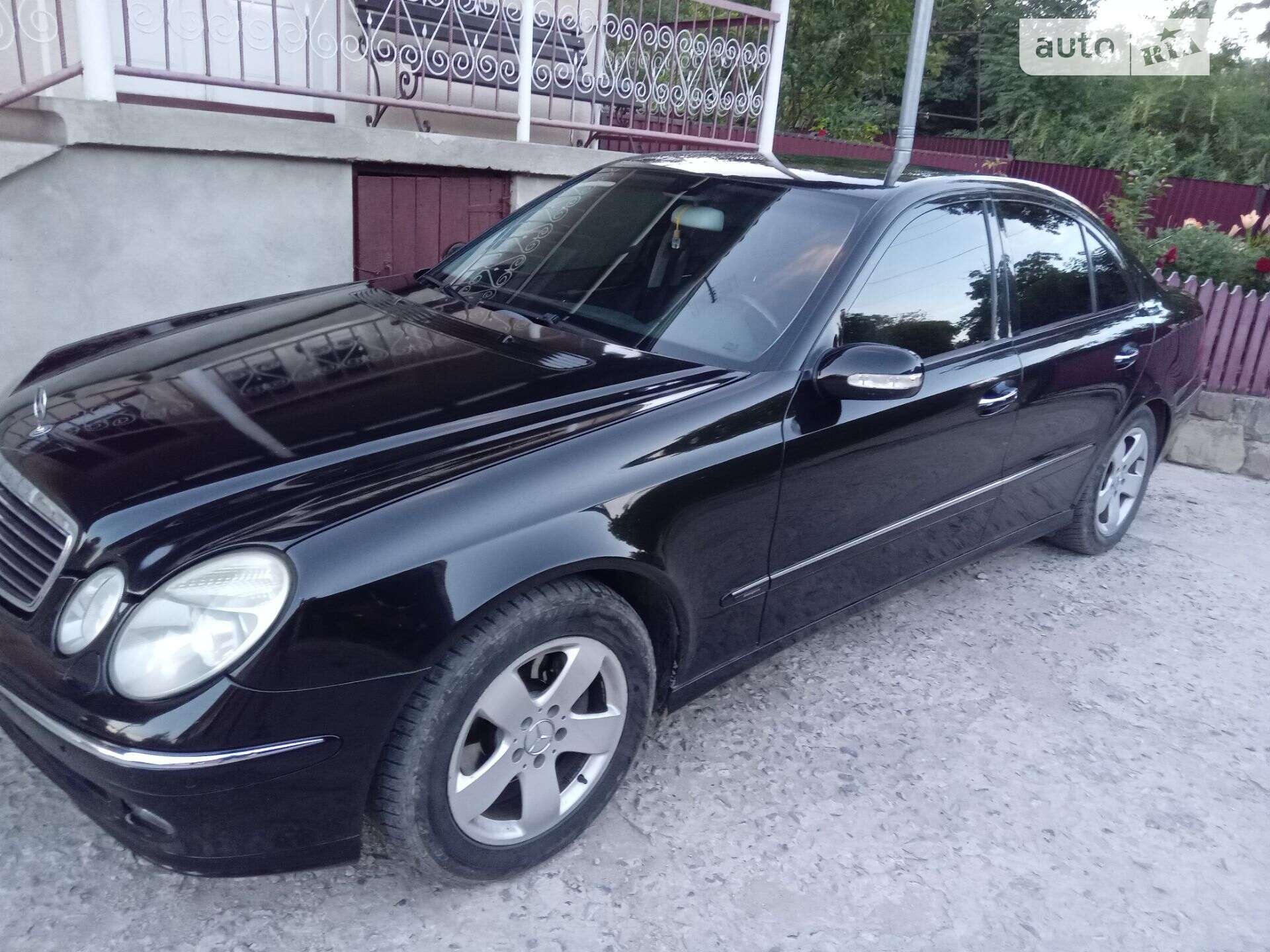MERCEDES-BENZ E 220 CDI 2002