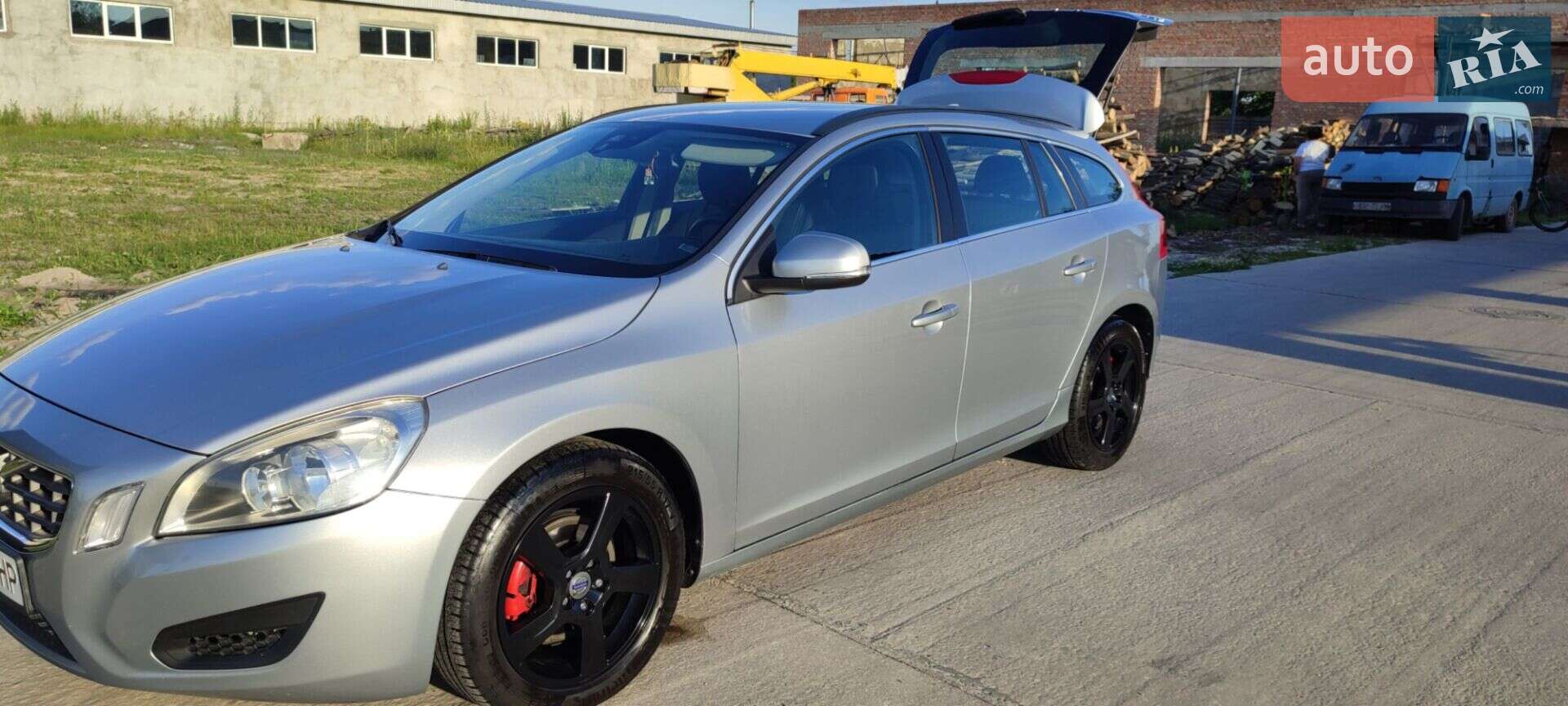 VOLVO V60 2011