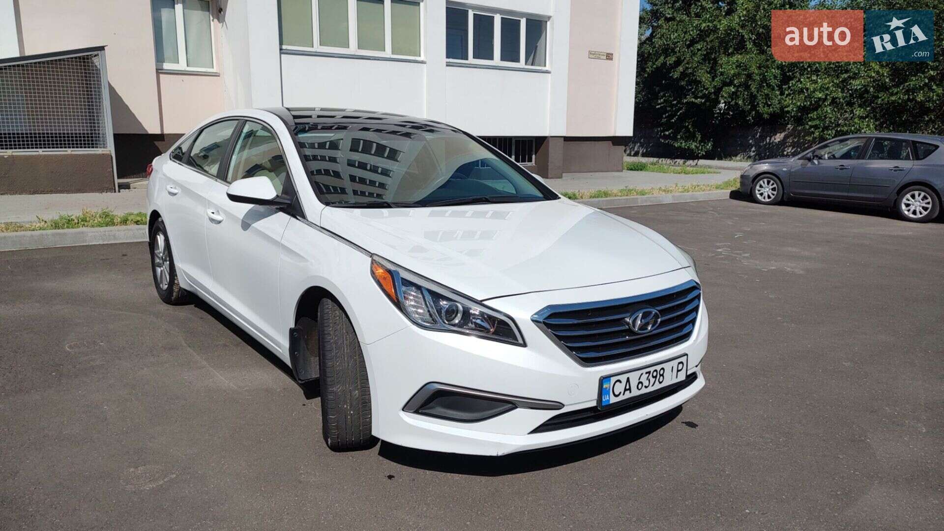 Головне фото звіту автомобіля HYUNDAI SONATA 2016