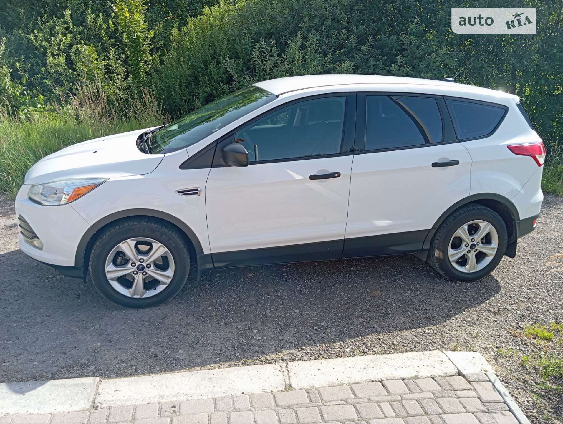 Головне фото звіту автомобіля FORD ESCAPE 2016