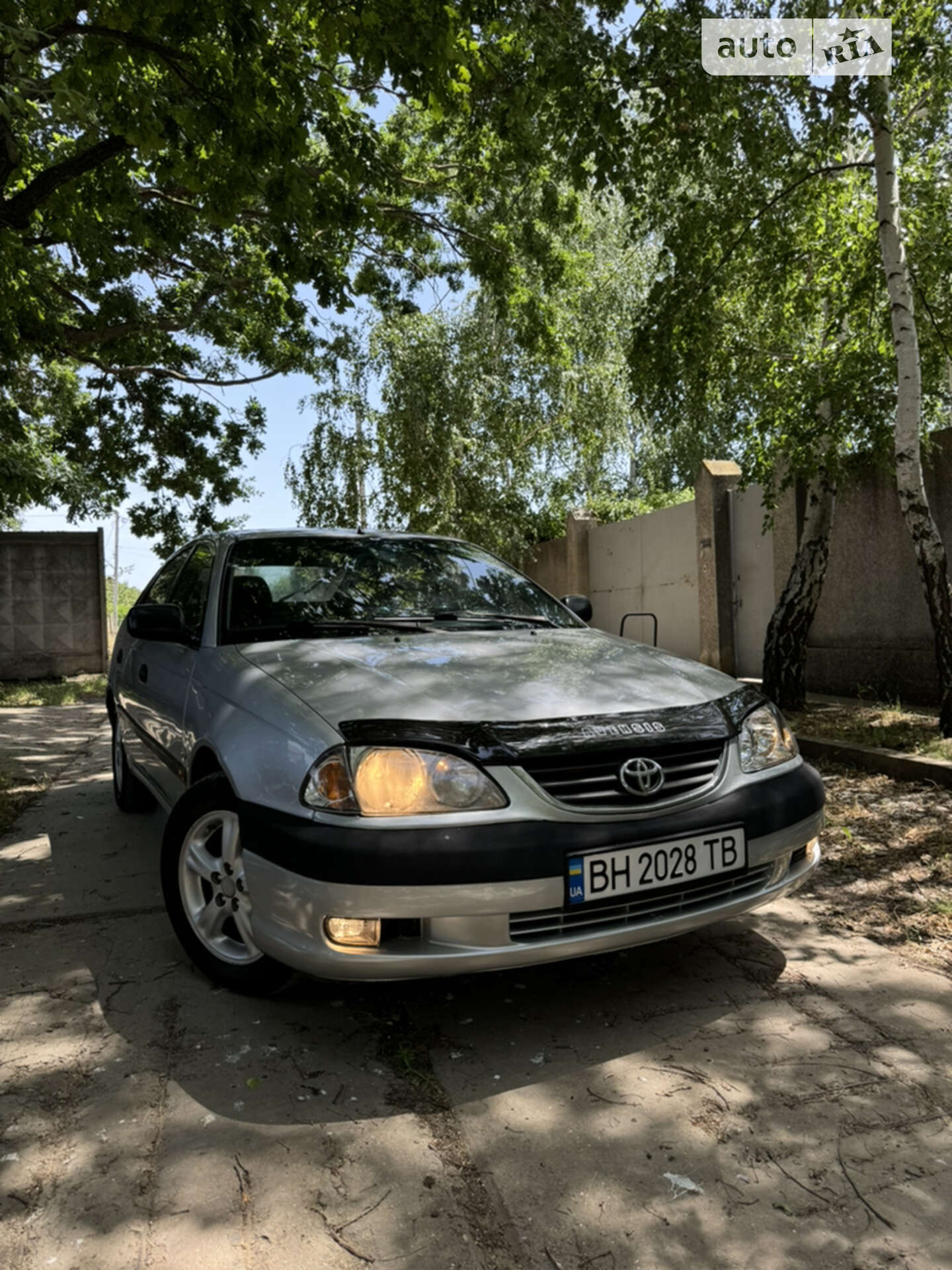 TOYOTA AVENSIS 2002