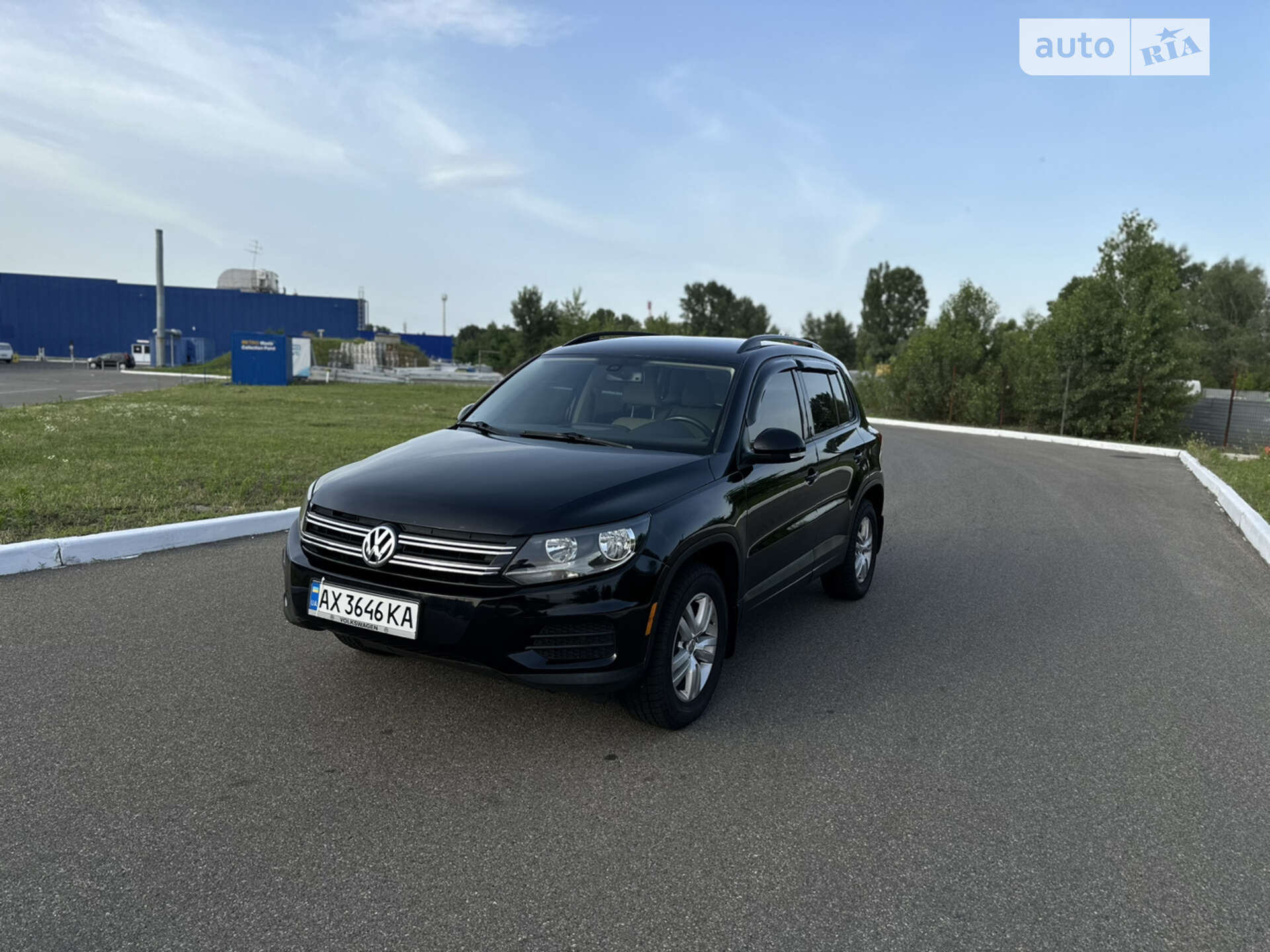 VOLKSWAGEN TIGUAN 2016