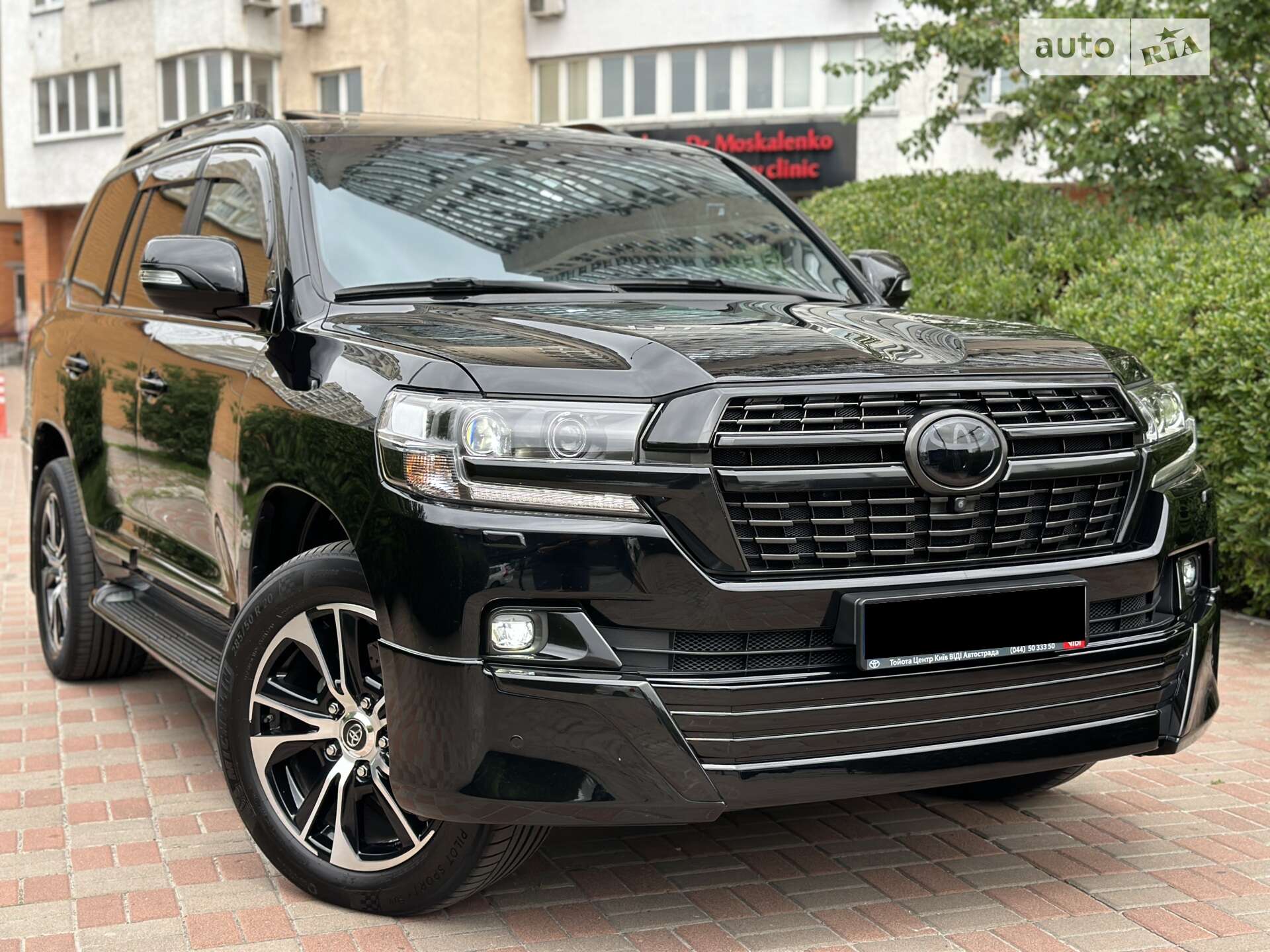 TOYOTA LAND CRUISER 200