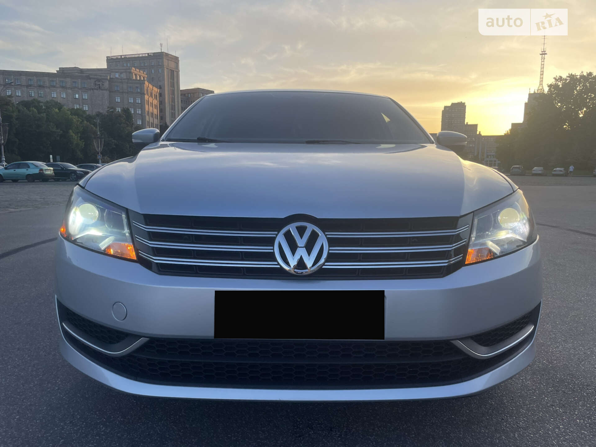 VOLKSWAGEN PASSAT 2012