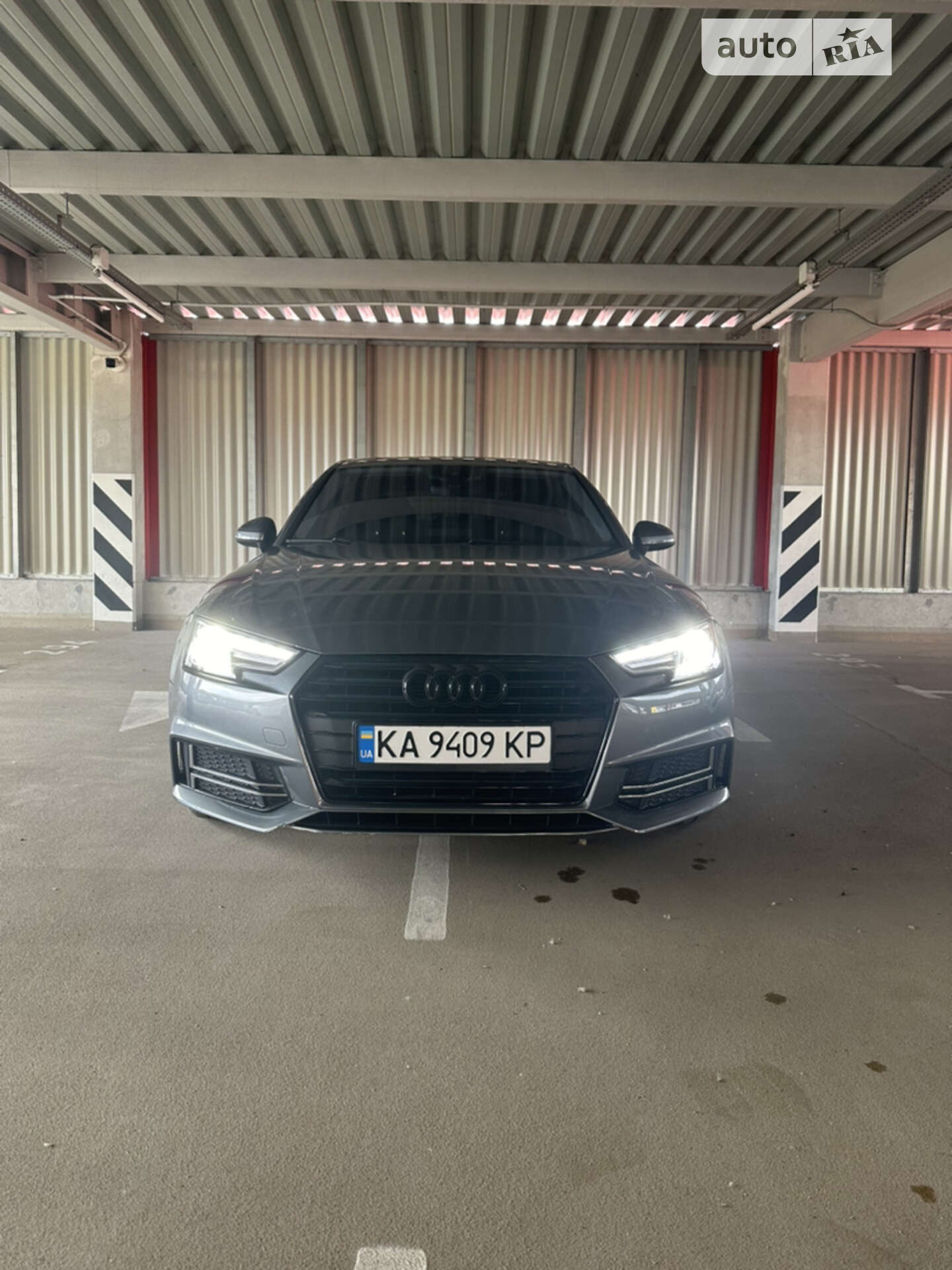 Головне фото звіту автомобіля AUDI A4 2018