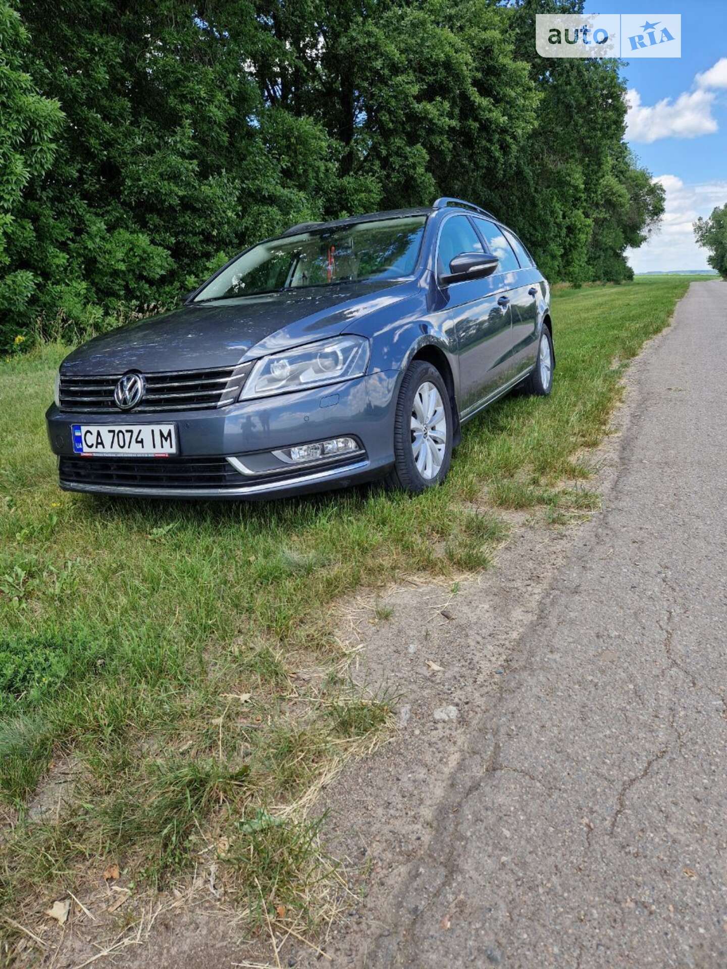 VOLKSWAGEN PASSAT 2011