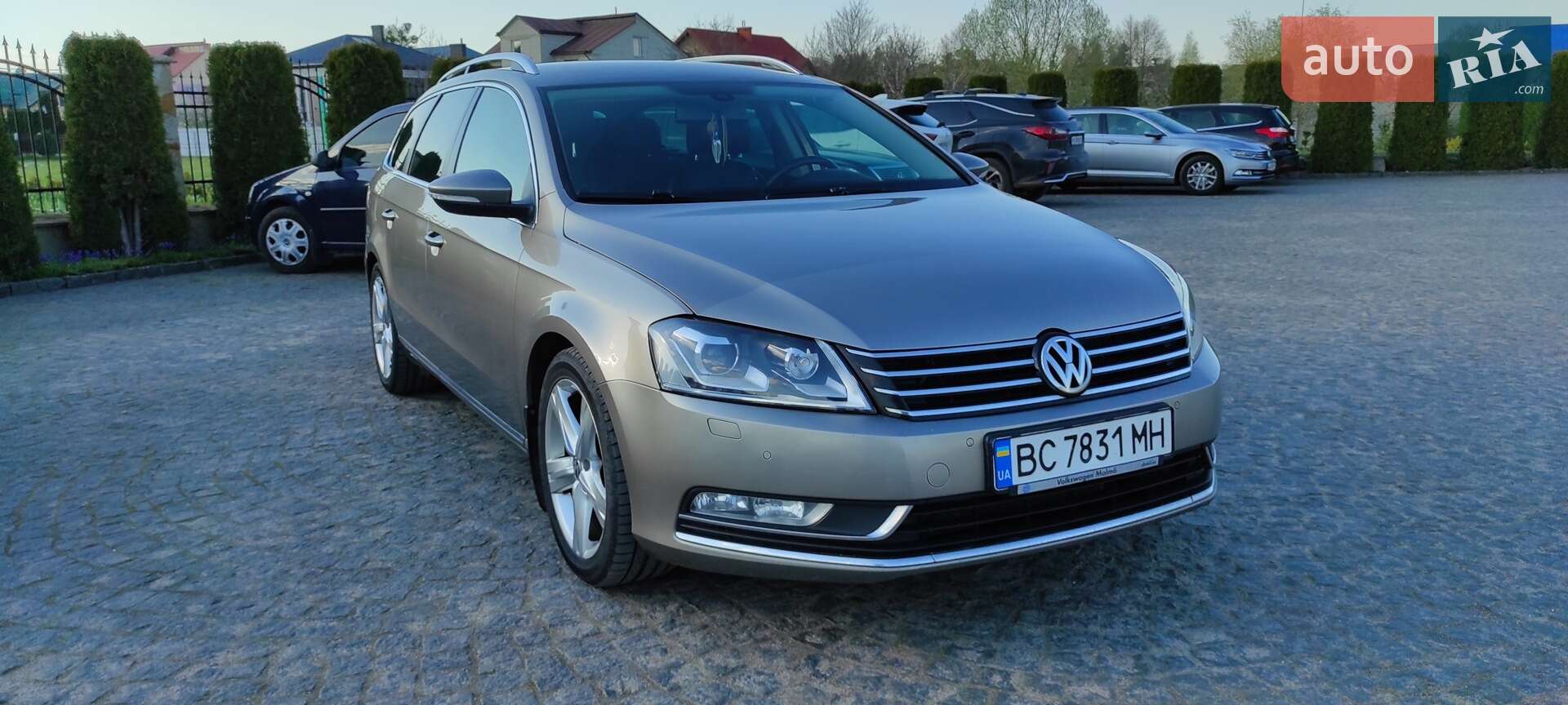 VOLKSWAGEN PASSAT 2012
