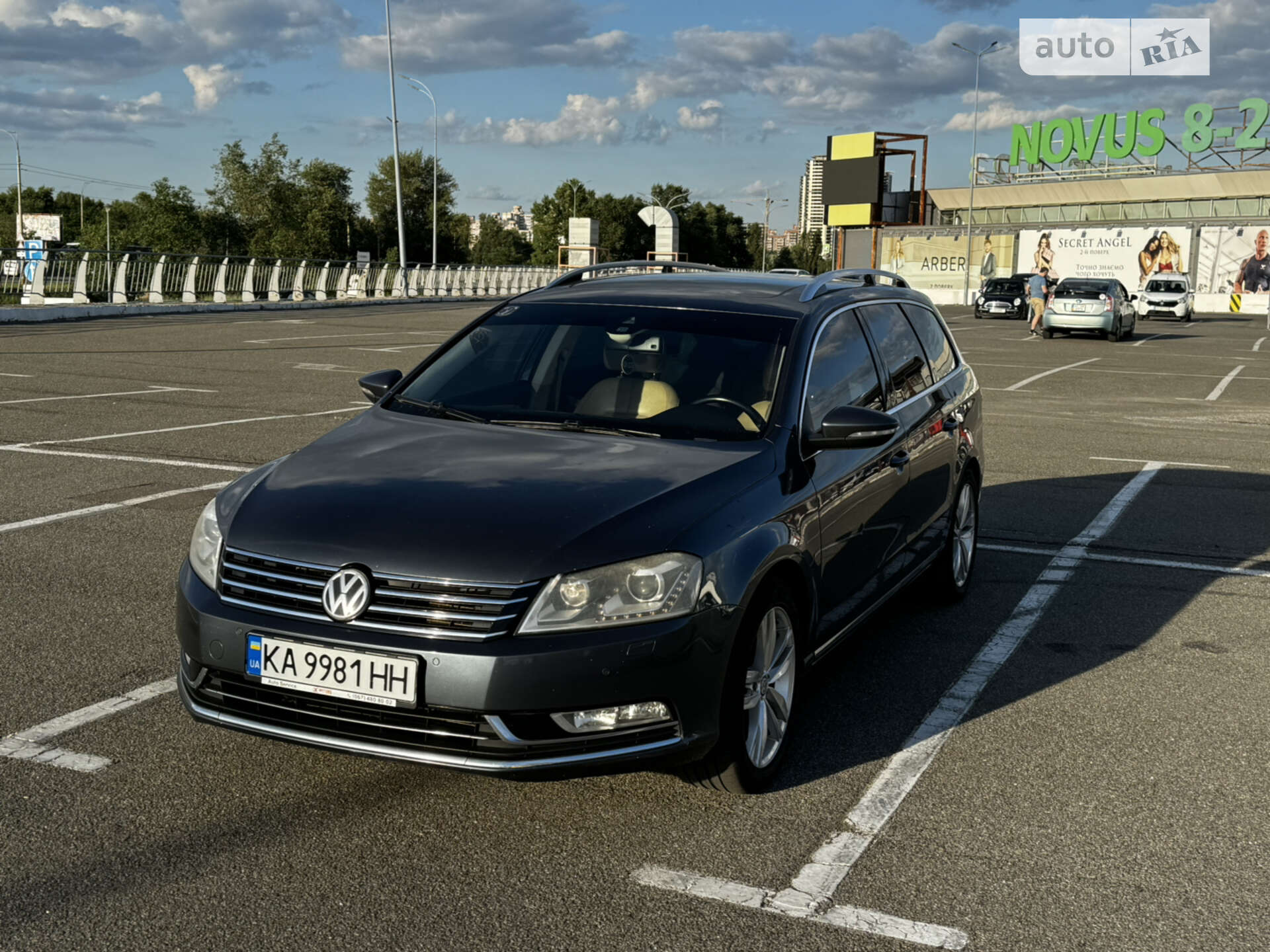 VOLKSWAGEN PASSAT 2011