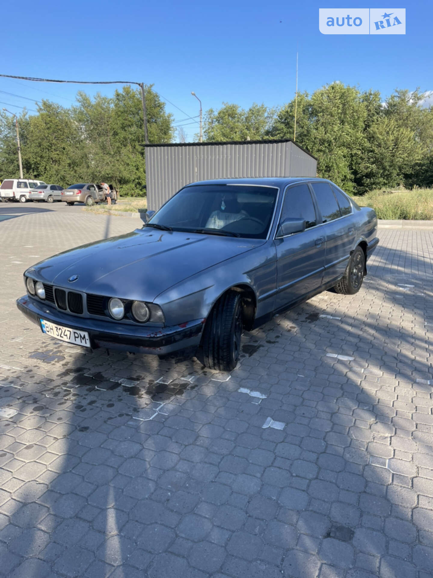 Головне фото звіту автомобіля BMW 520 1989