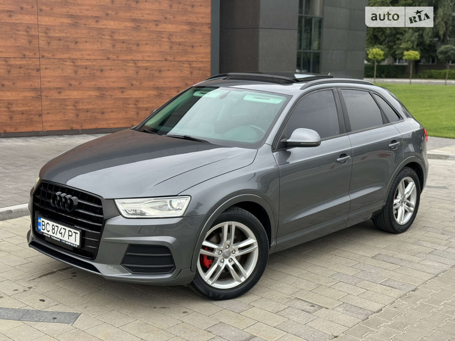 Головне фото звіту автомобіля AUDI Q3 2016
