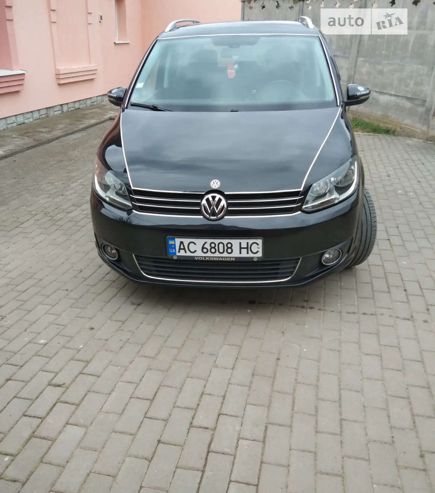 VOLKSWAGEN TOURAN 2011
