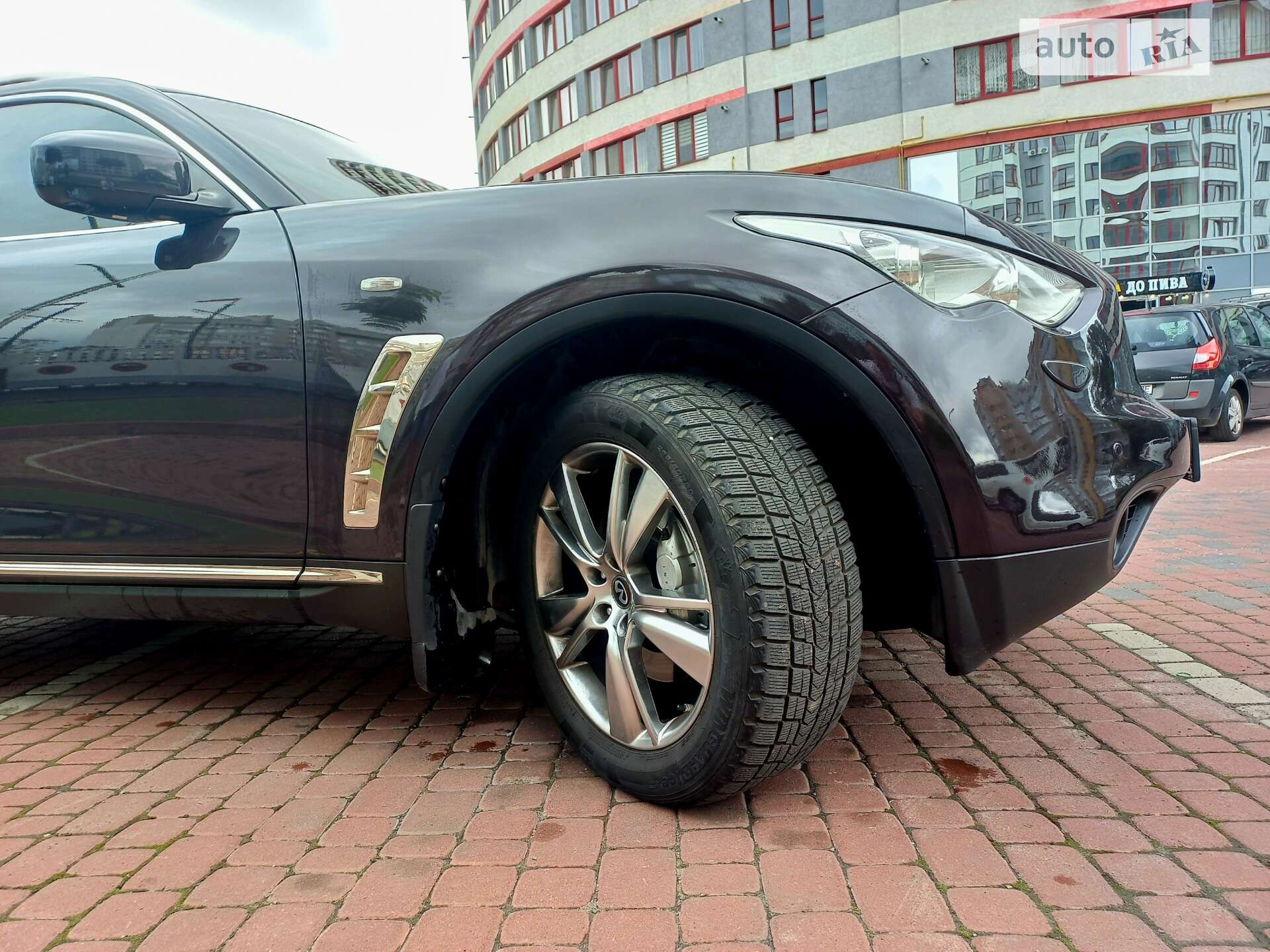 INFINITI FX37 2011