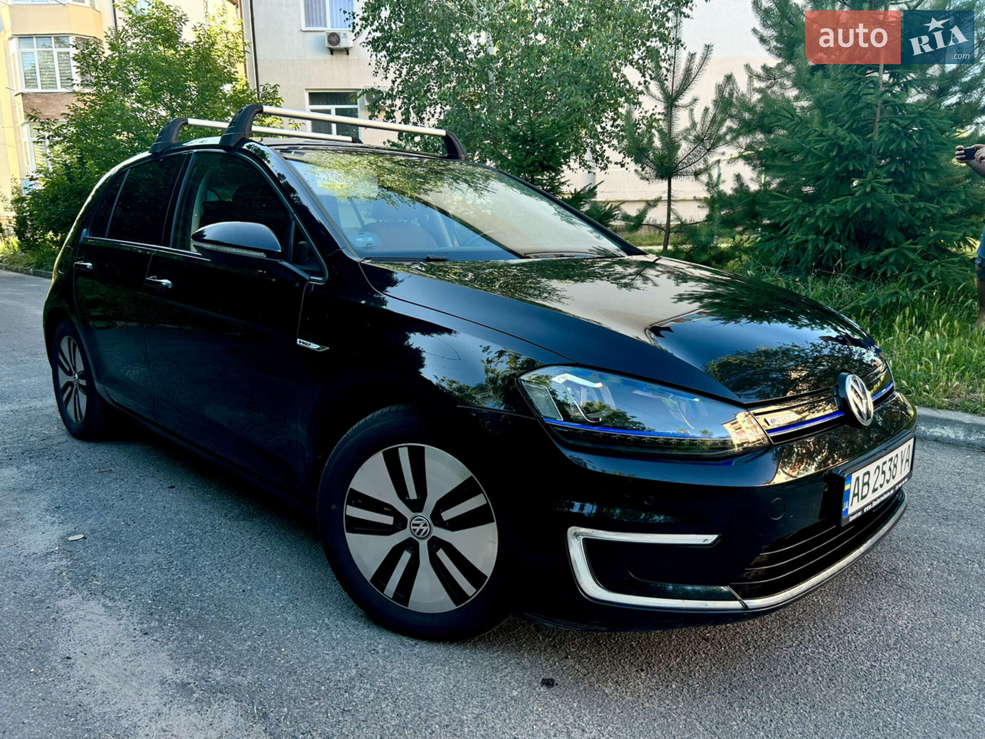 VOLKSWAGEN E-GOLF 2014