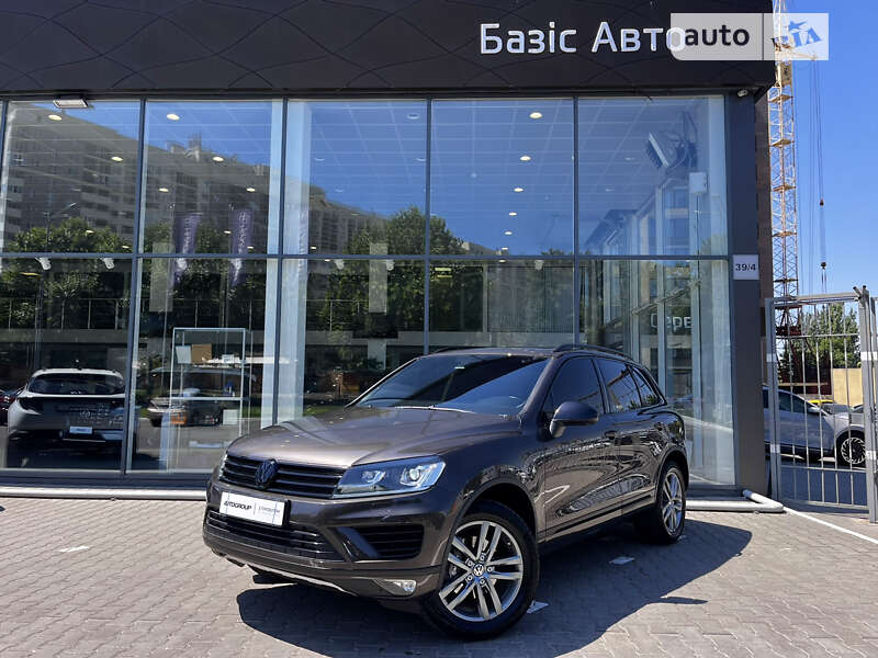 VOLKSWAGEN TOUAREG 2015