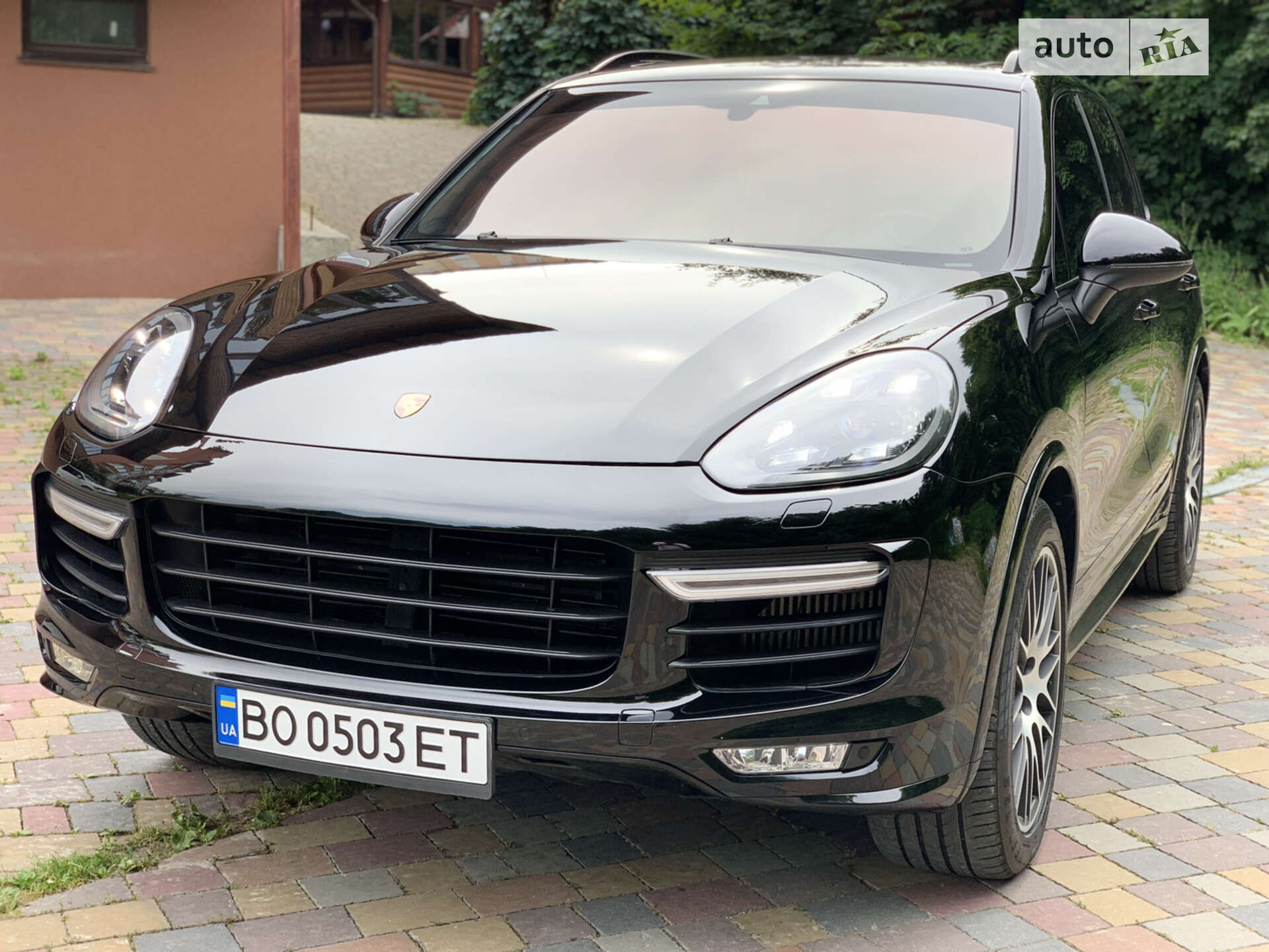 Головне фото звіту автомобіля PORSCHE CAYENNE 2016