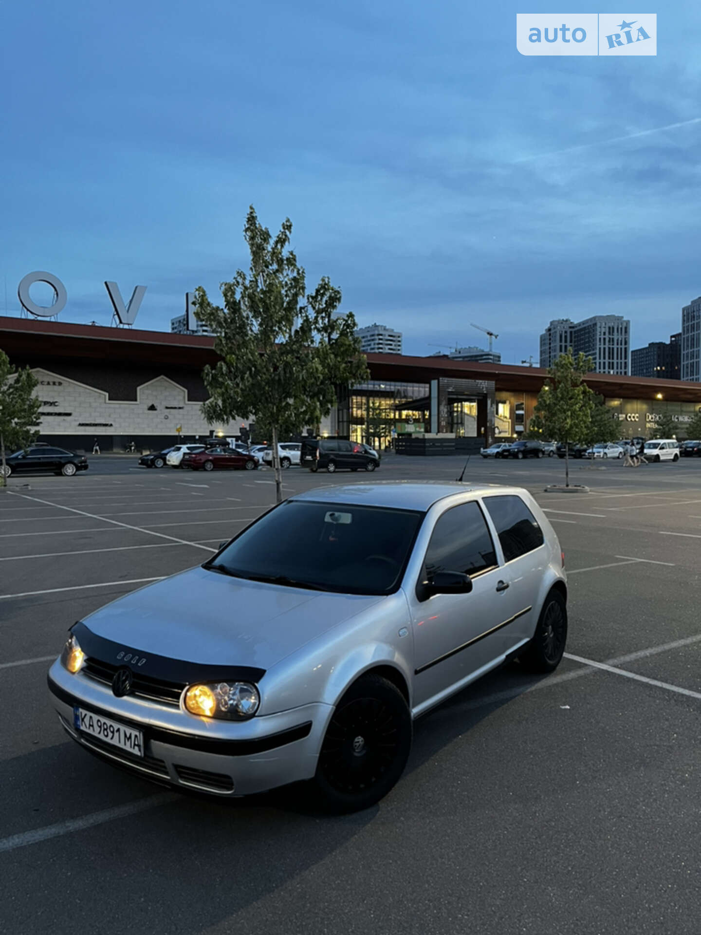 VOLKSWAGEN GOLF