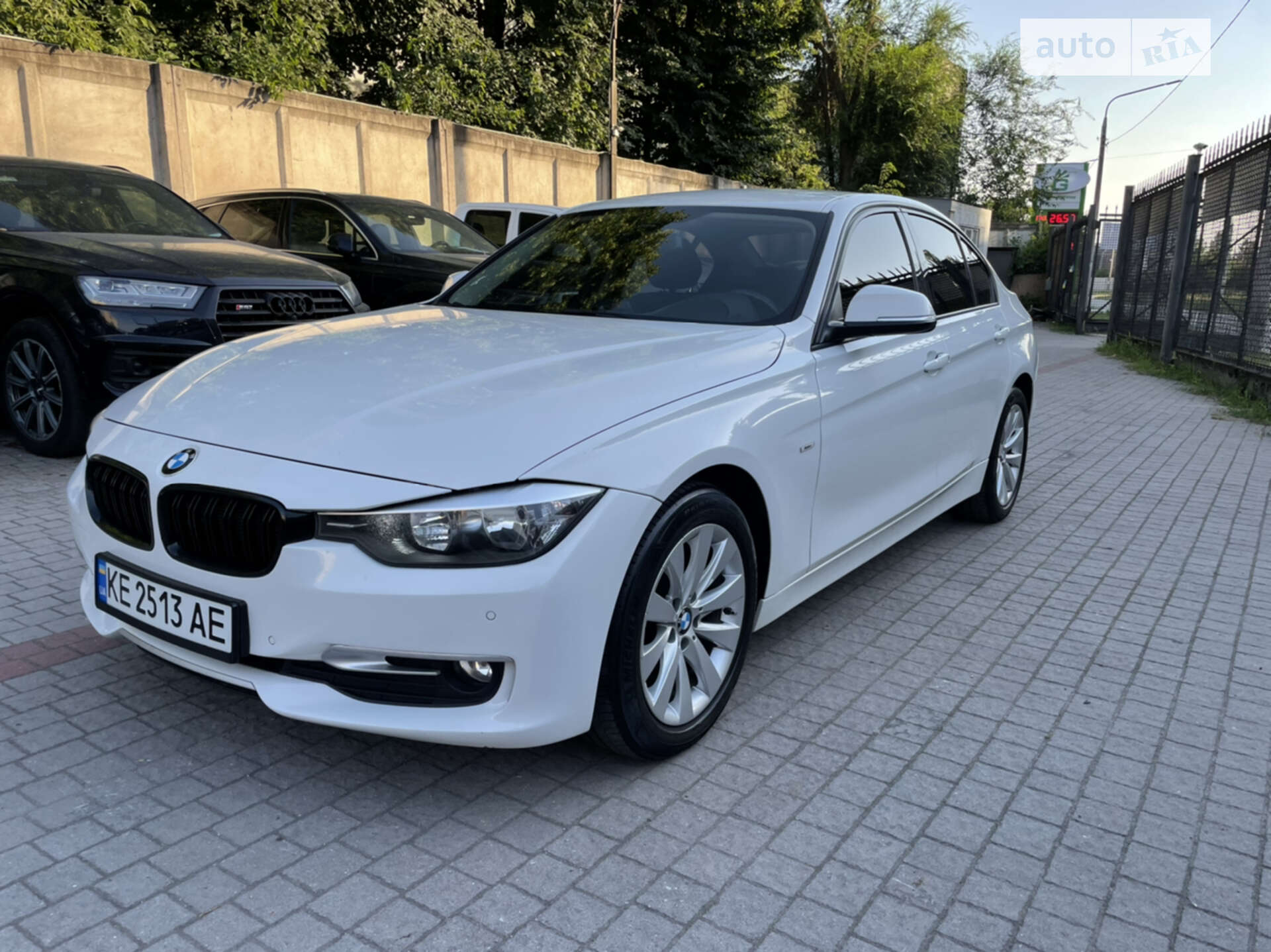 Головне фото звіту автомобіля BMW 316I 2013
