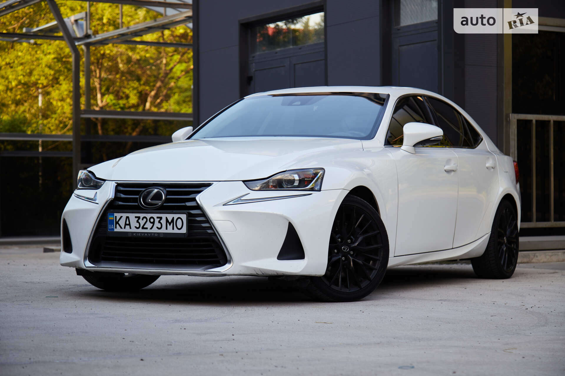 LEXUS IS 200T 2017