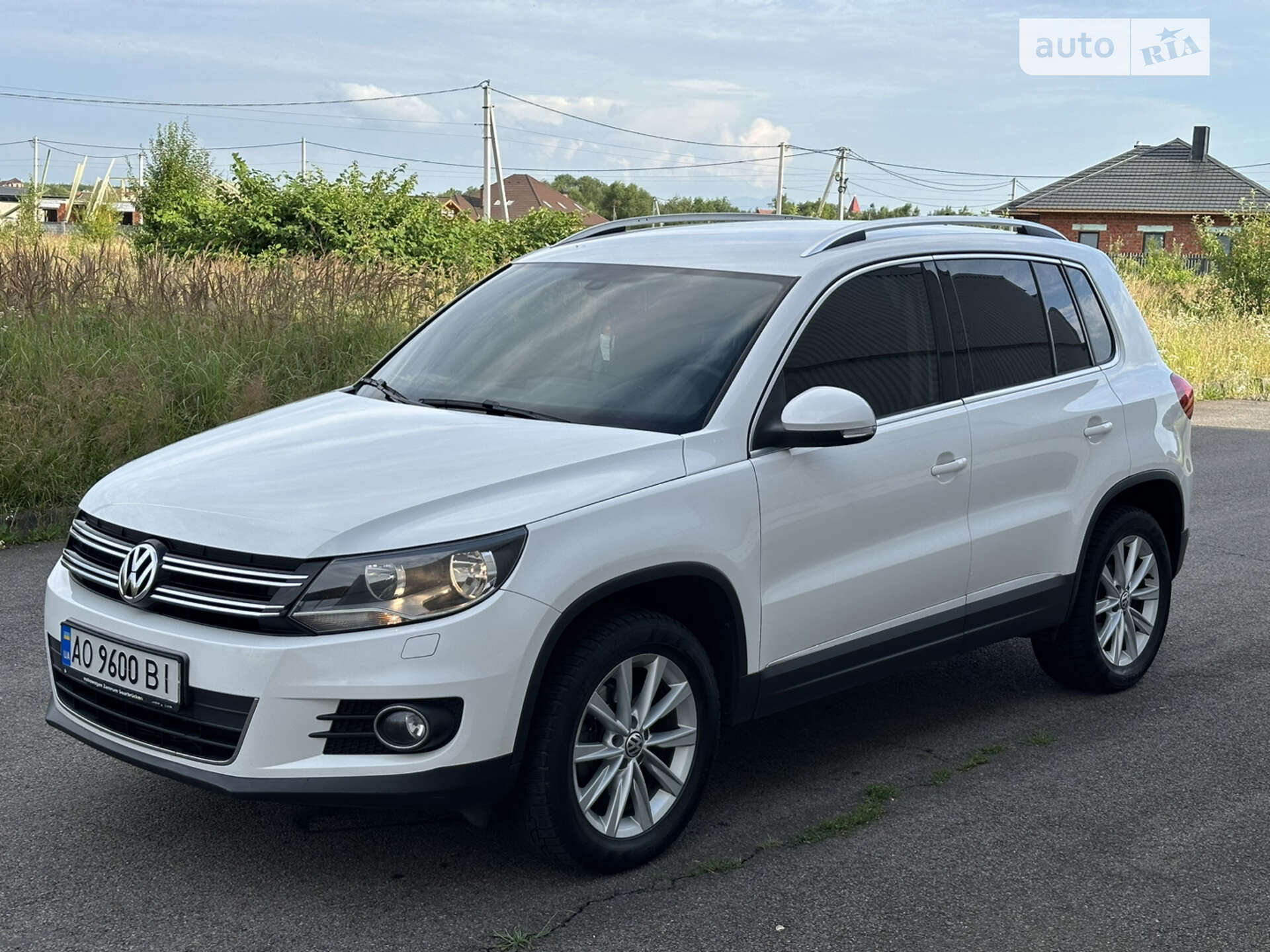 VOLKSWAGEN TIGUAN 2011