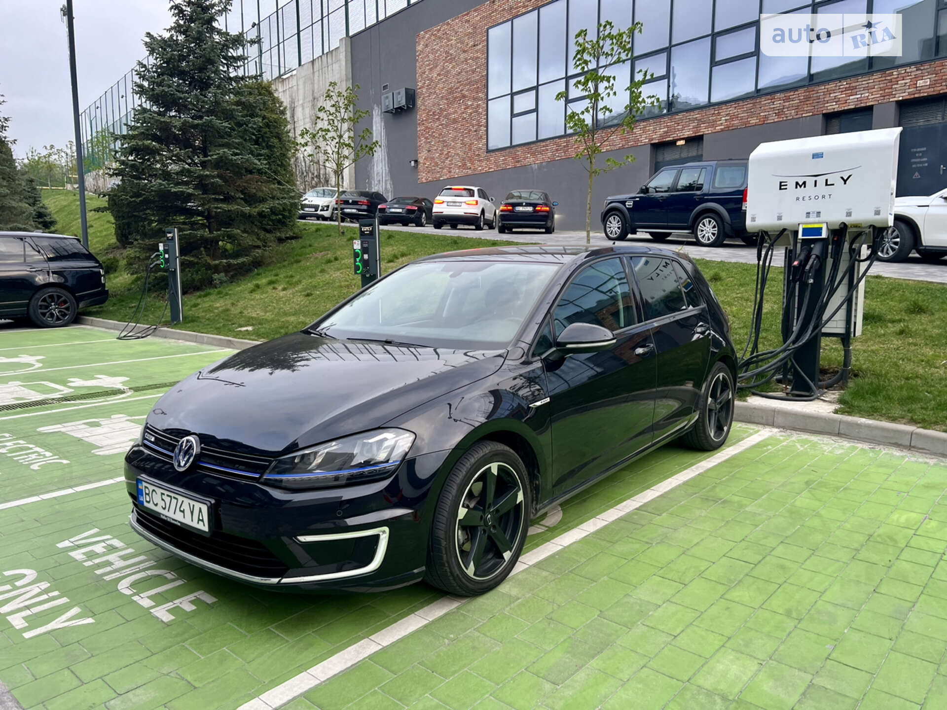 VOLKSWAGEN E-GOLF 2015