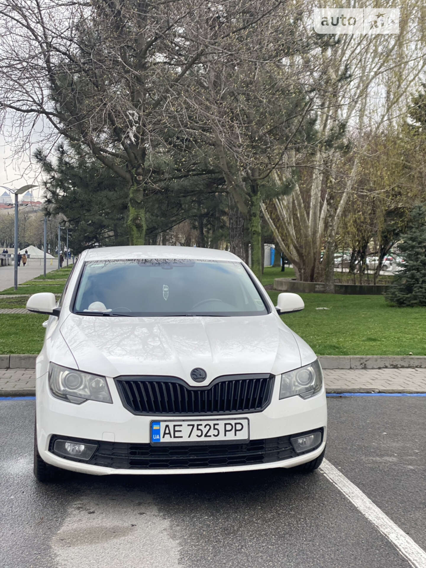 SKODA SUPERB 2013
