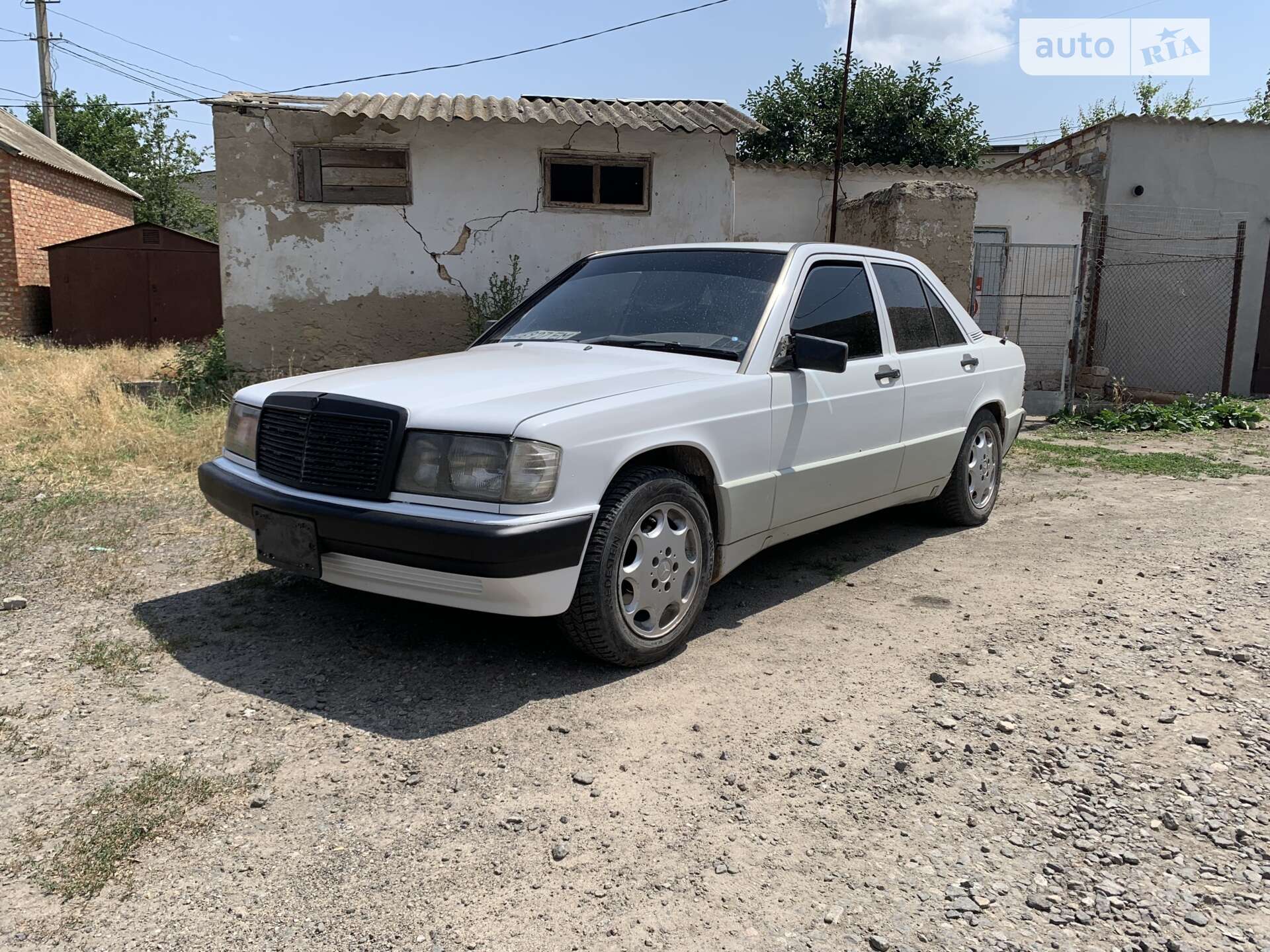 MERCEDES-BENZ 190 1985
