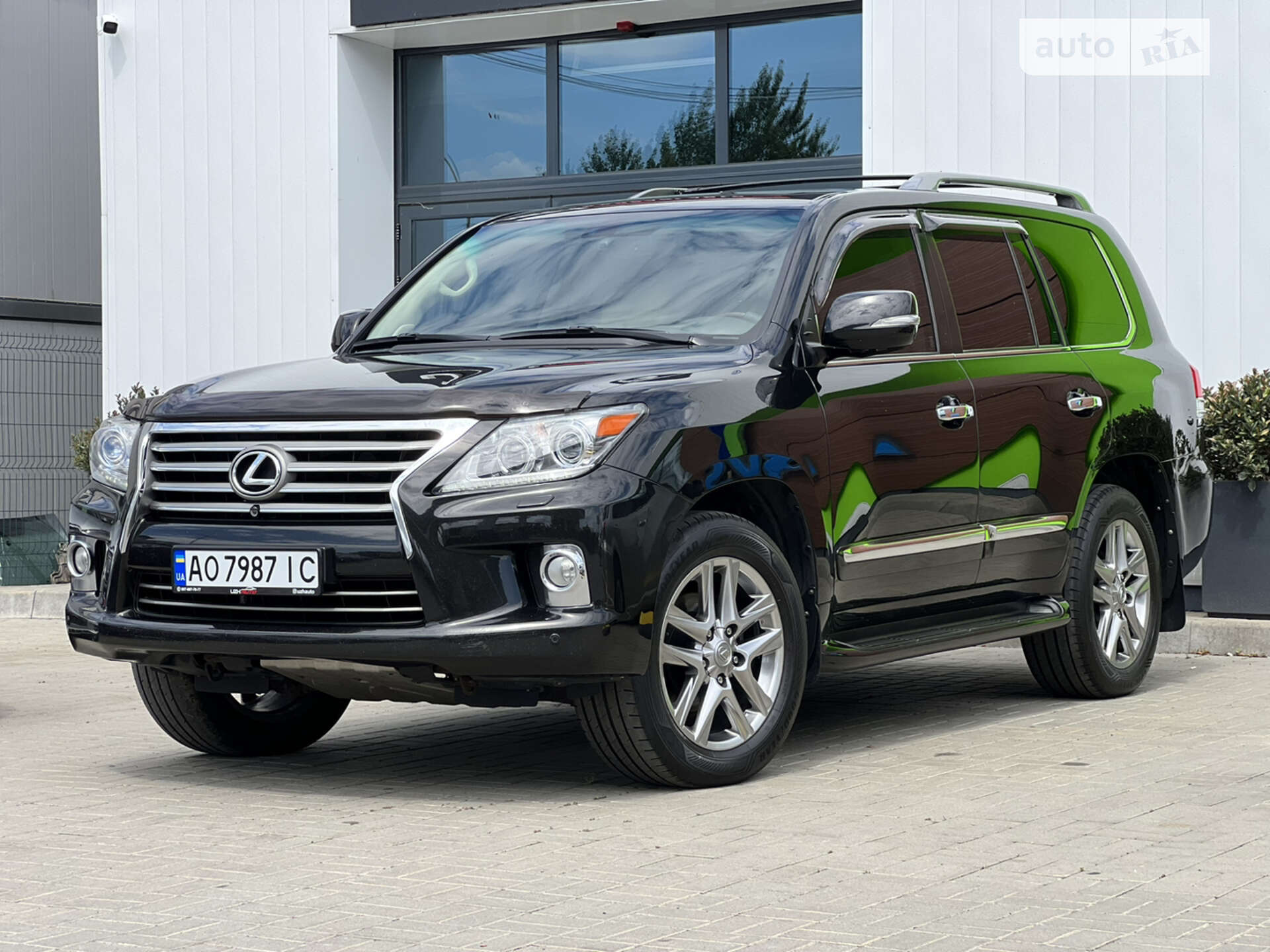 LEXUS LX 570 2012