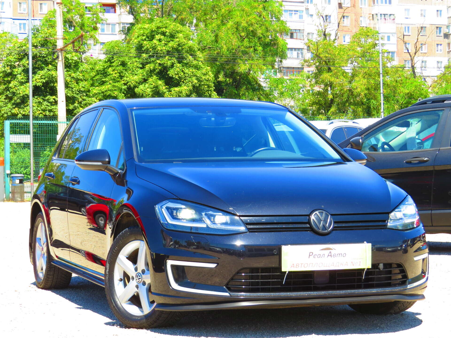 VOLKSWAGEN E-GOLF 2017