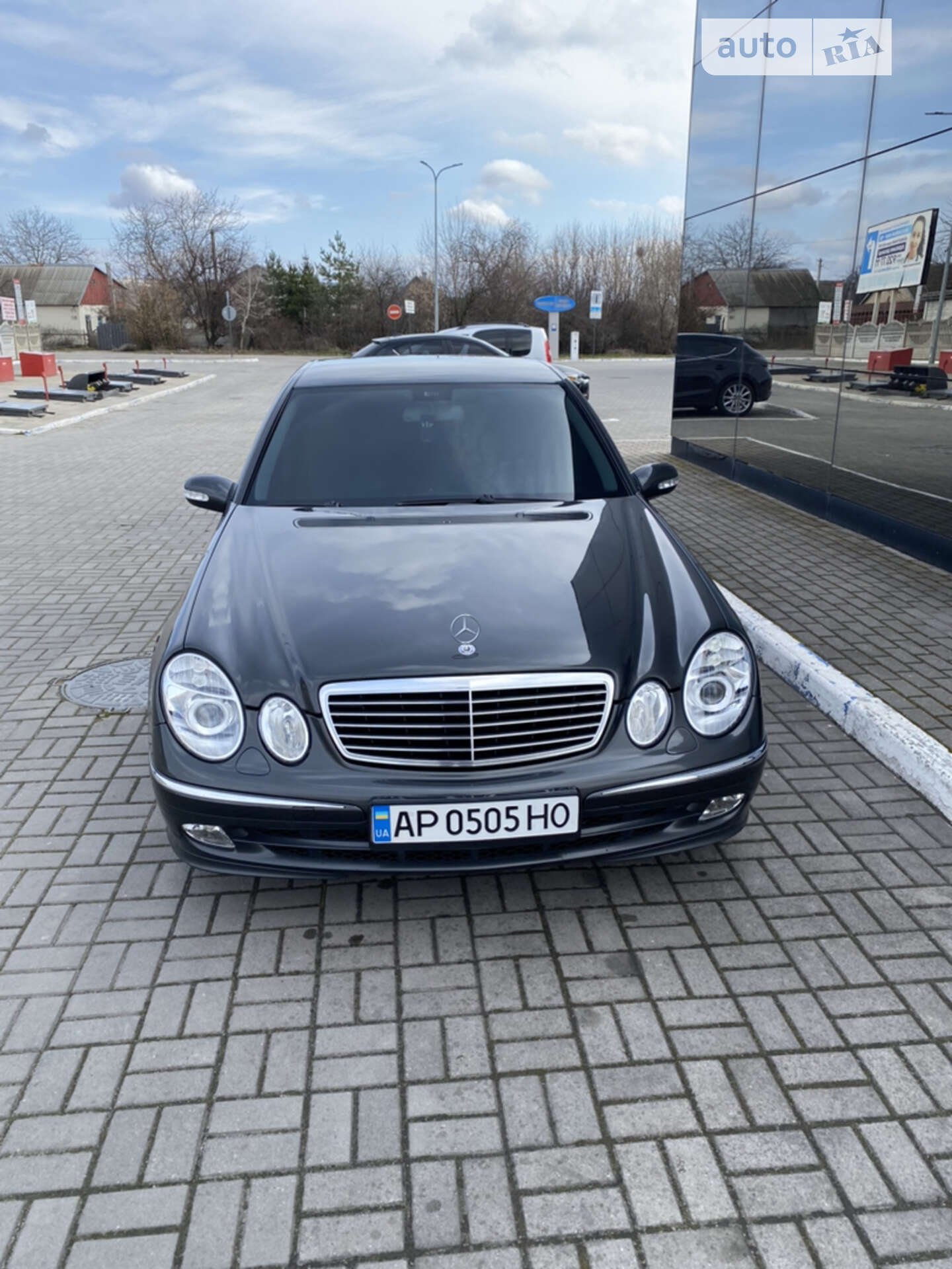 Головне фото звіту автомобіля MERCEDES-BENZ E 320 2003