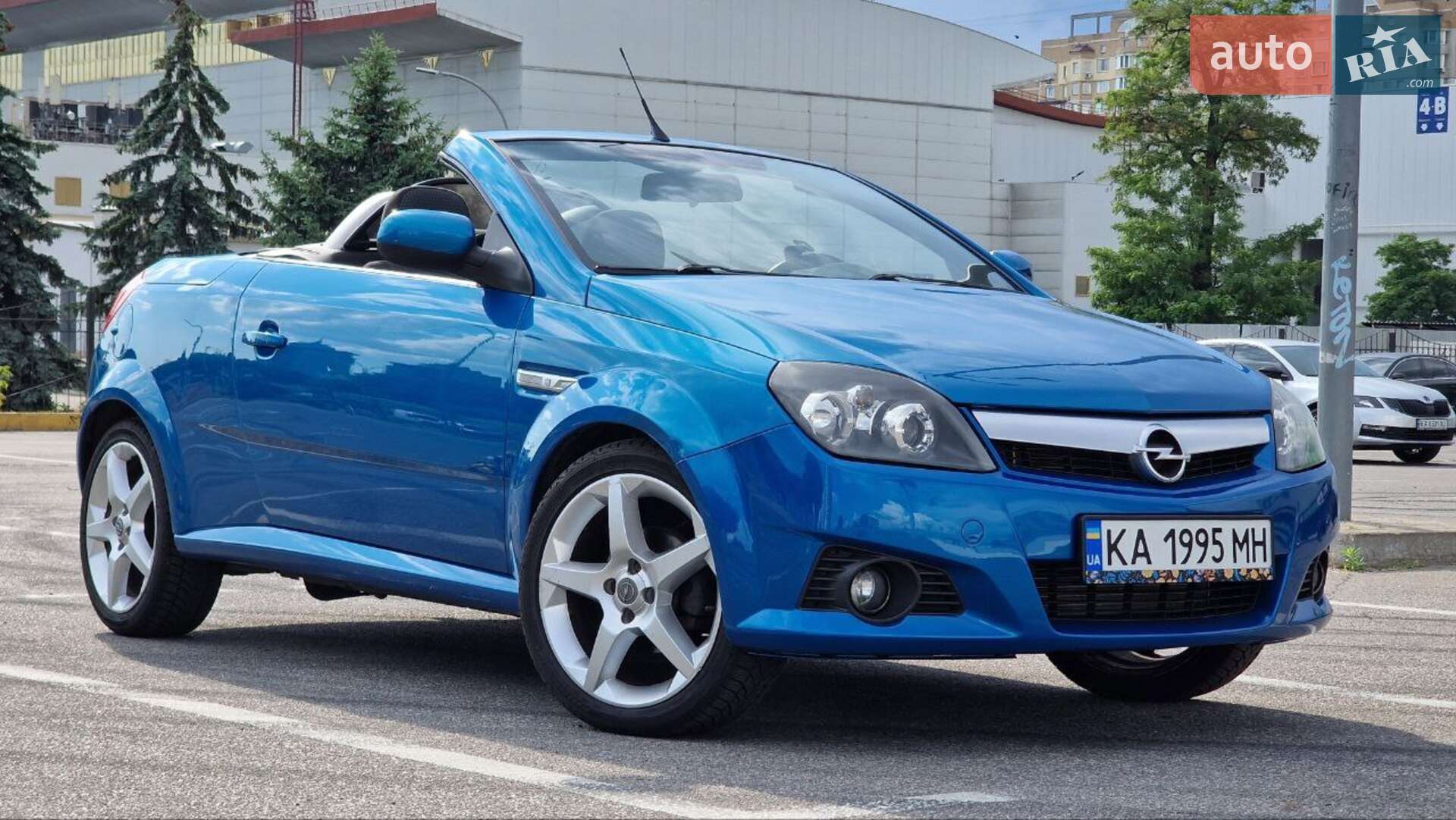 OPEL TIGRA 2004