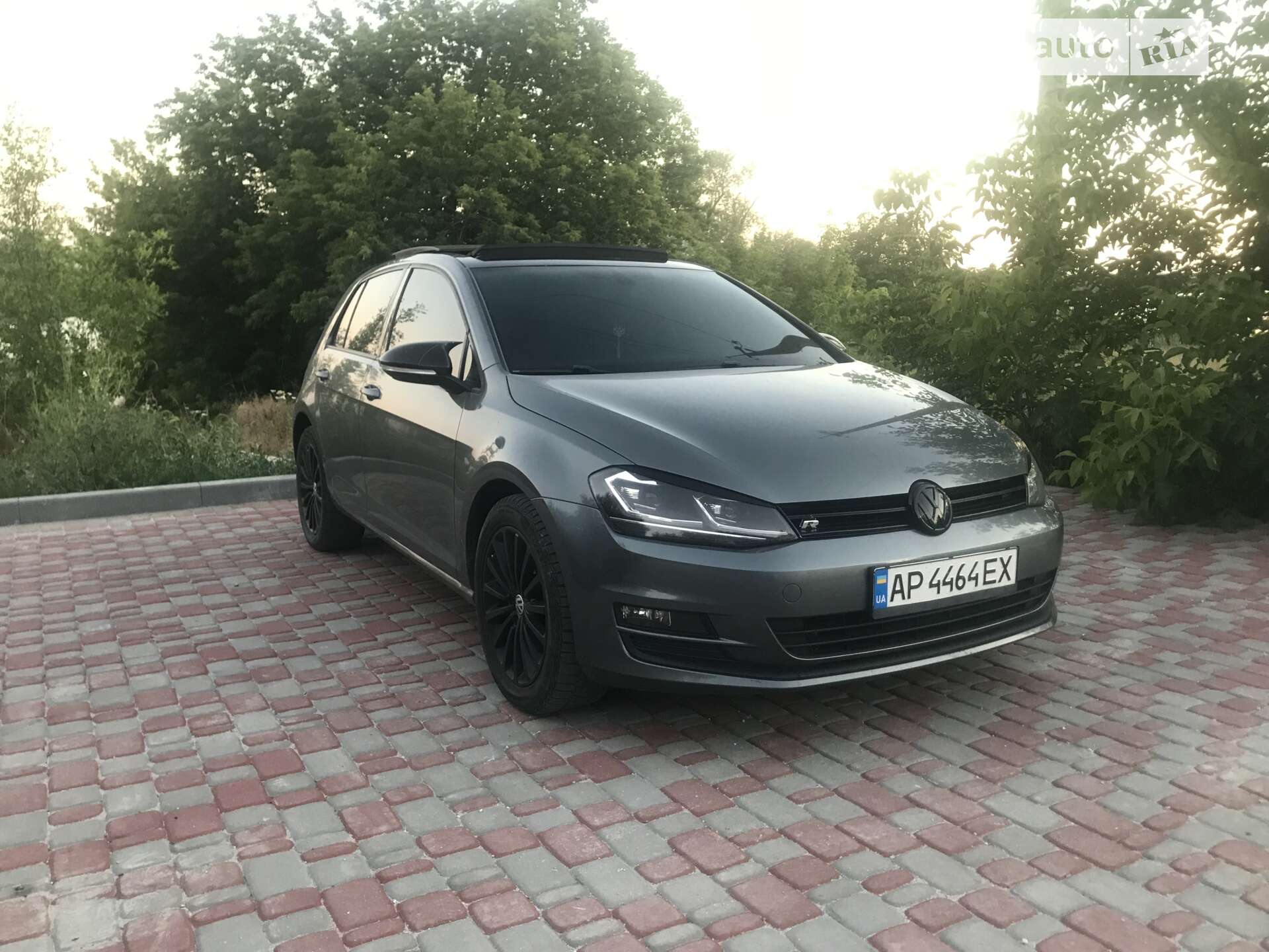 VOLKSWAGEN GOLF 2016