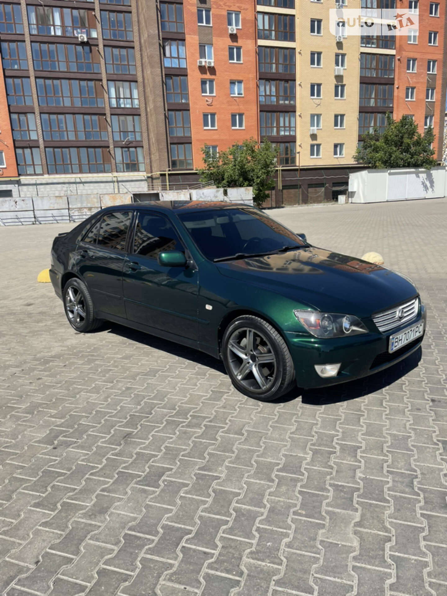 LEXUS IS 200 2002