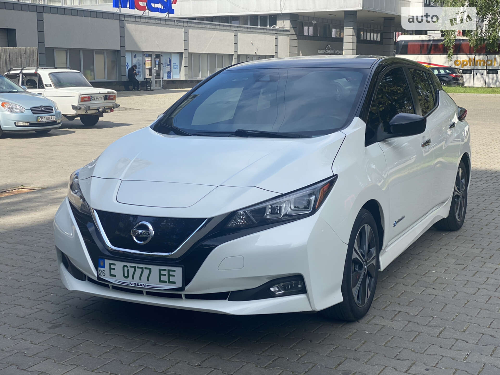 NISSAN LEAF