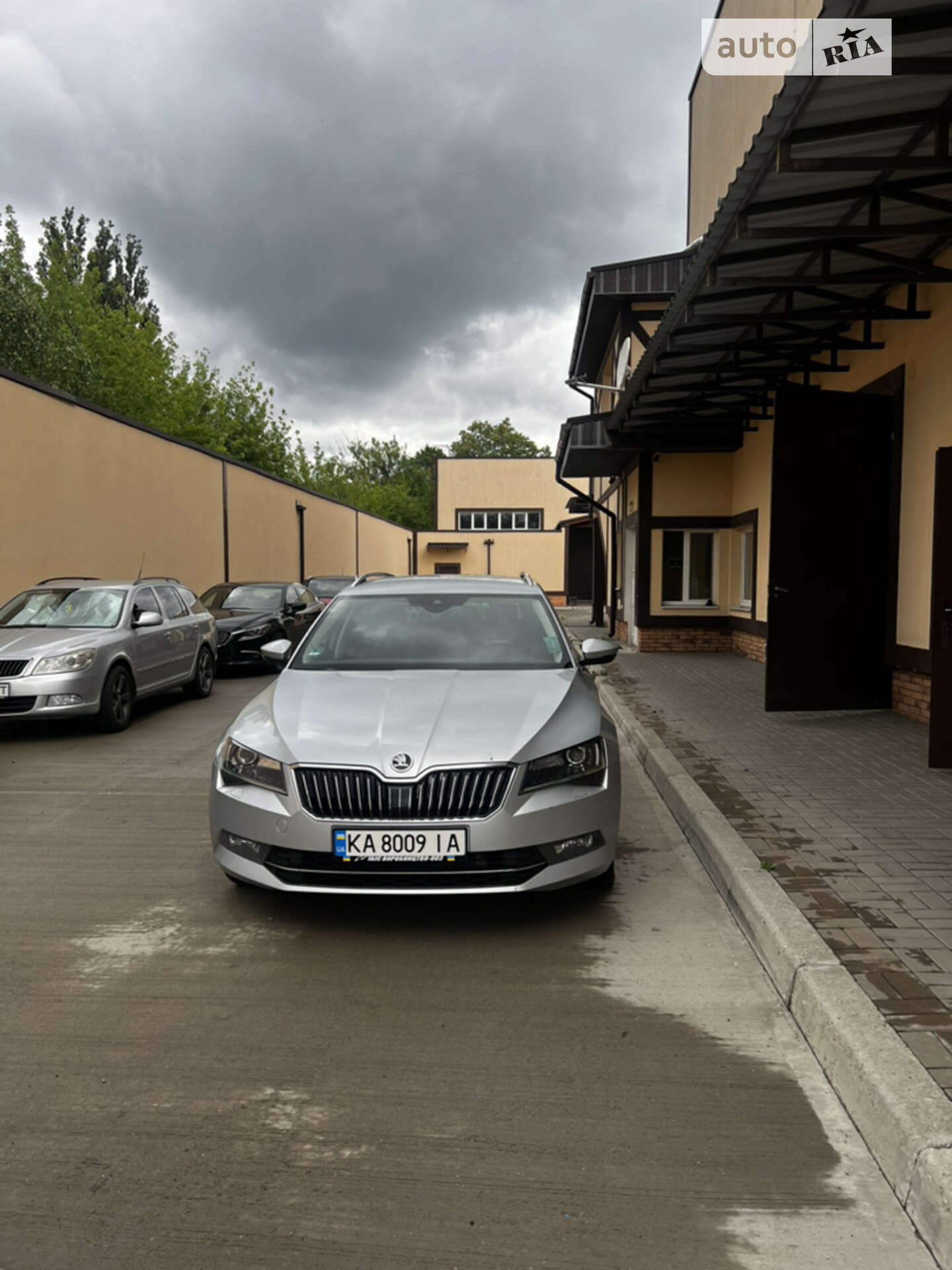 SKODA SUPERB