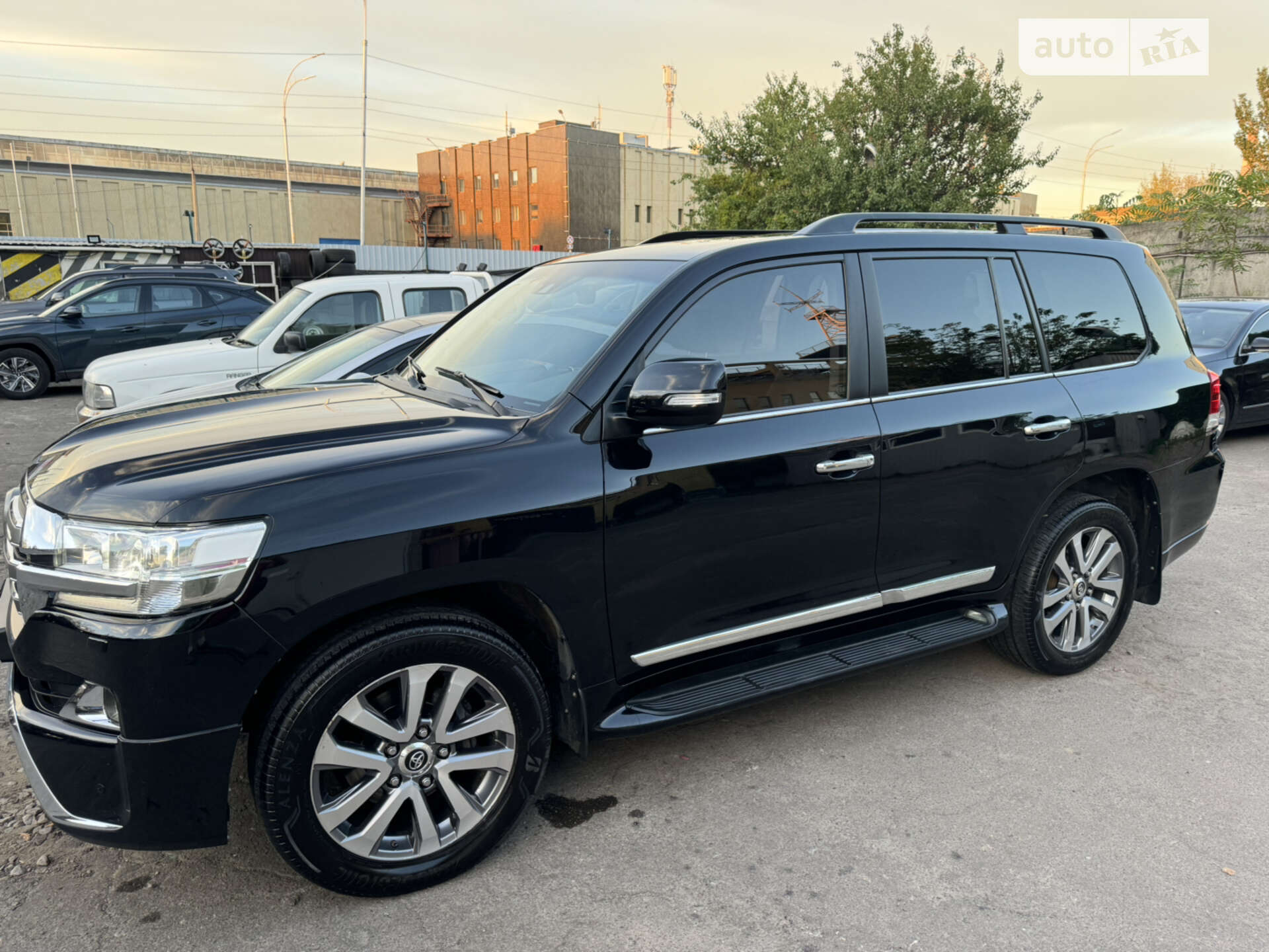 TOYOTA LAND CRUISER 200